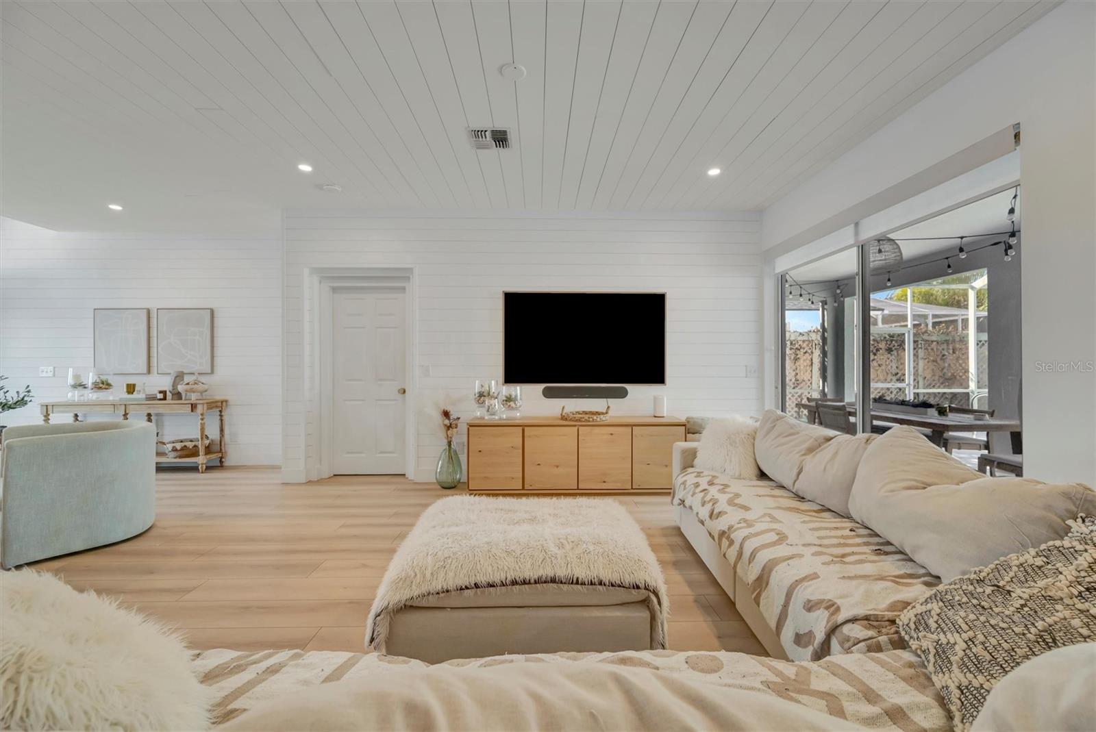 FOREST OAKS - Residential