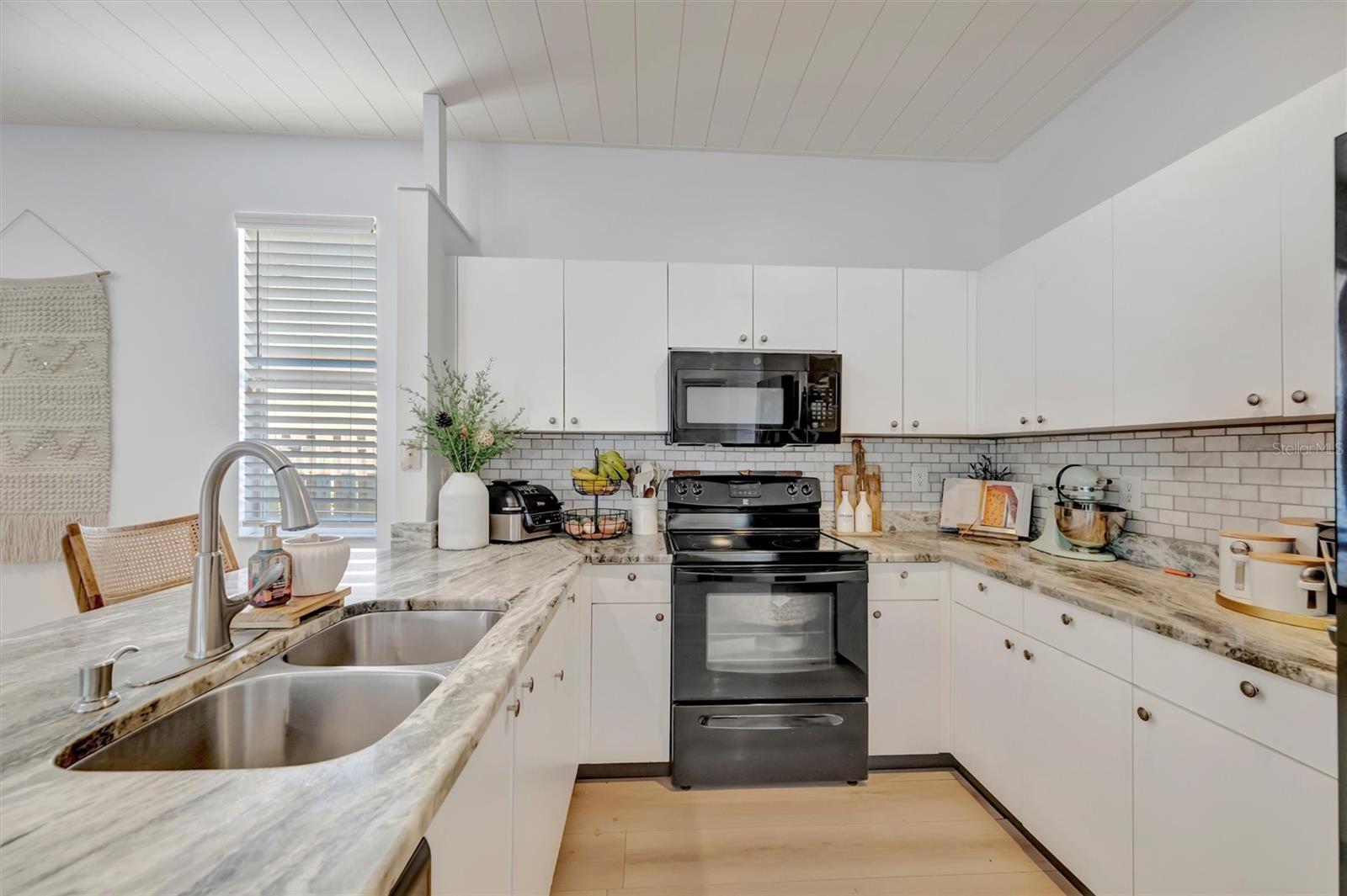 FOREST OAKS - Residential