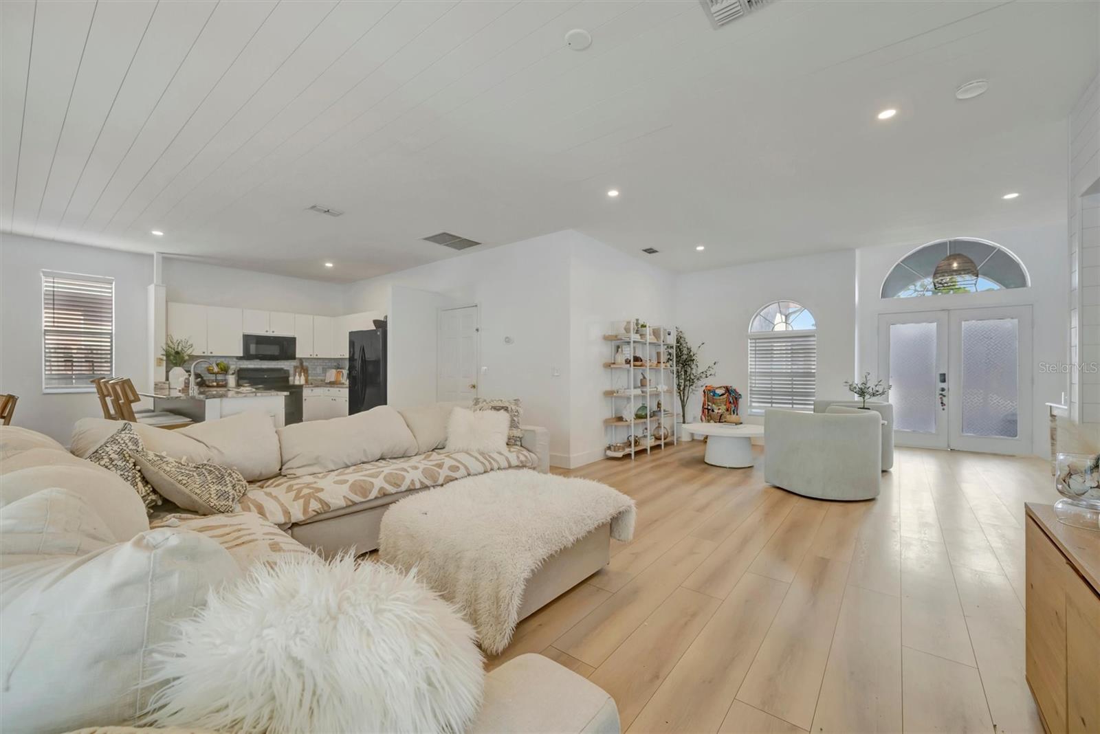 FOREST OAKS - Residential