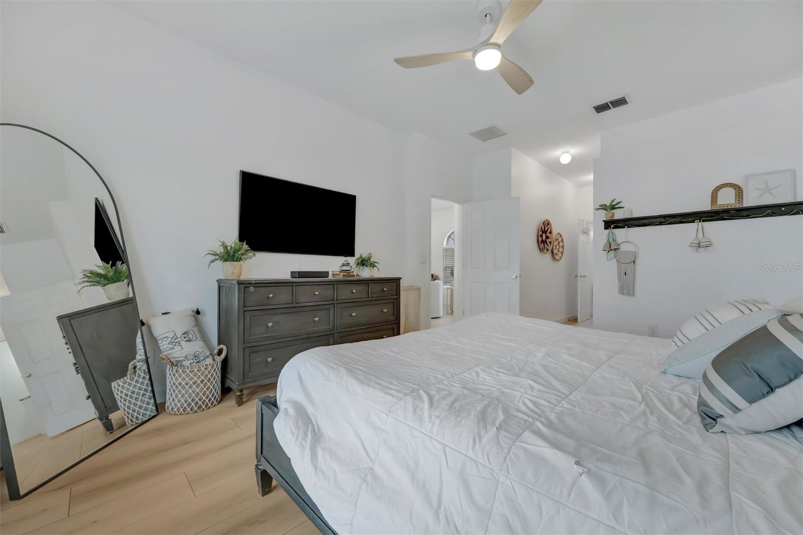 FOREST OAKS - Residential