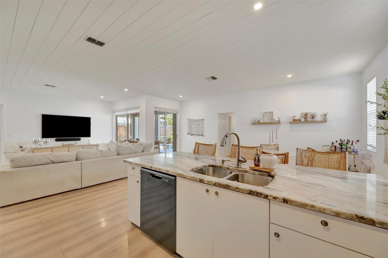 FOREST OAKS - Residential