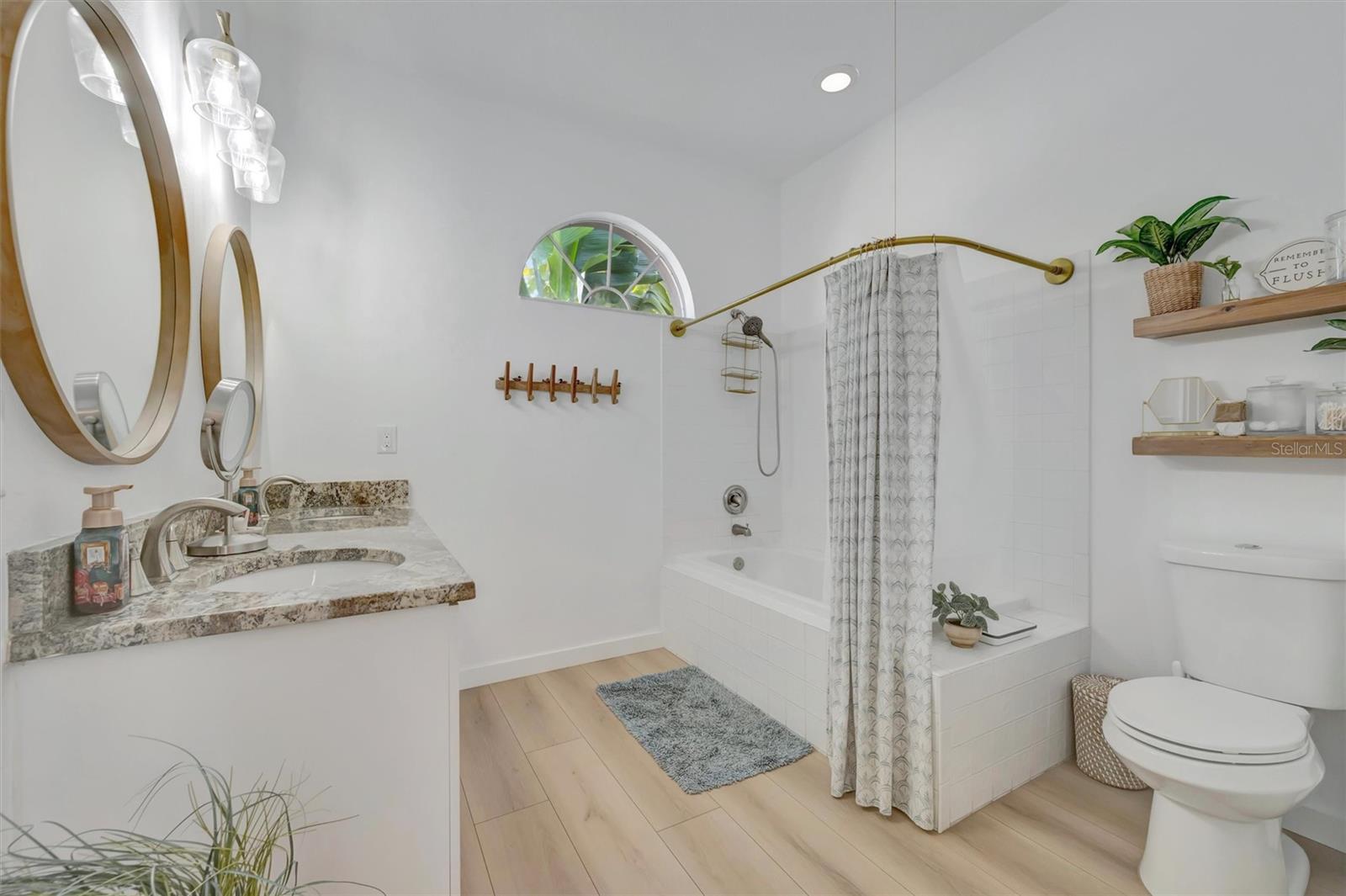 FOREST OAKS - Residential