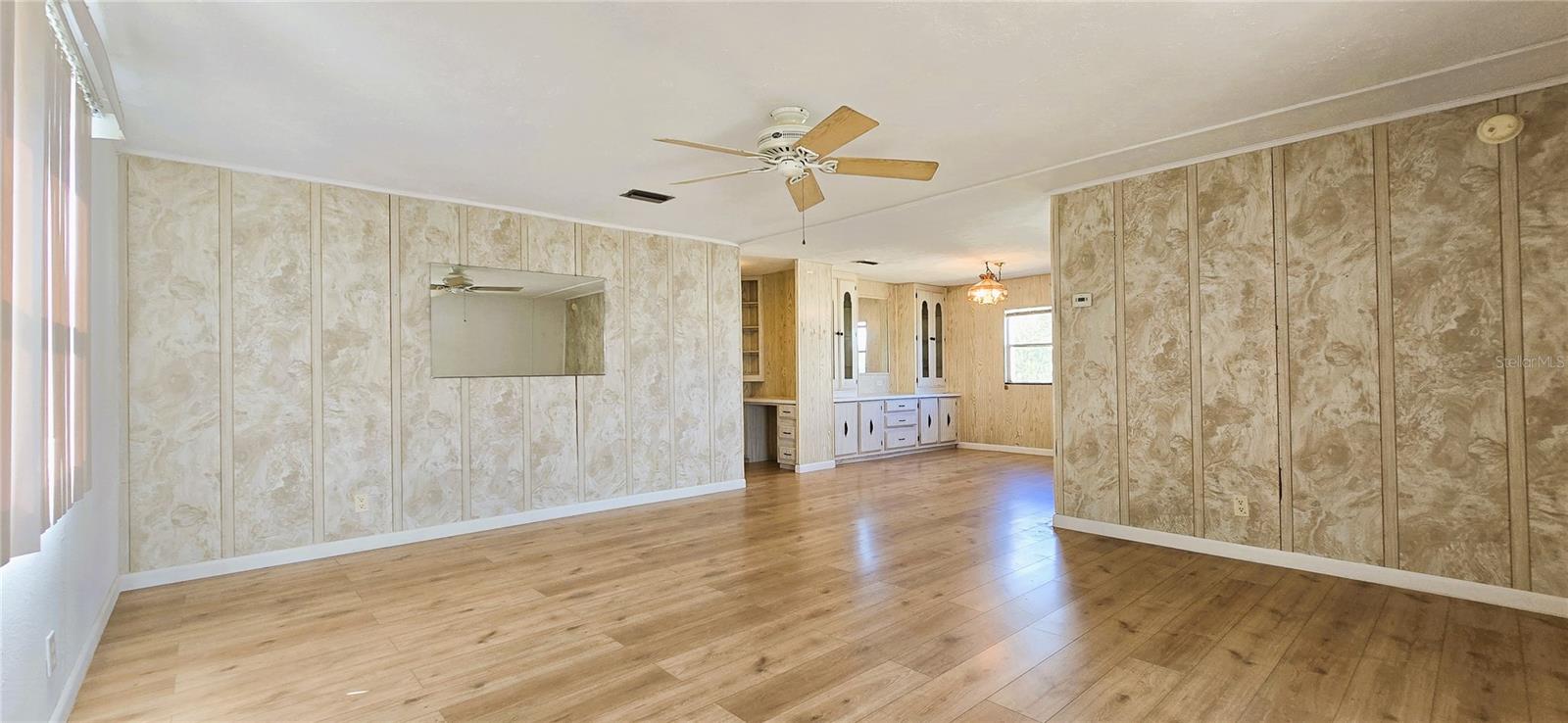 CAROLTON MANOR - Residential
