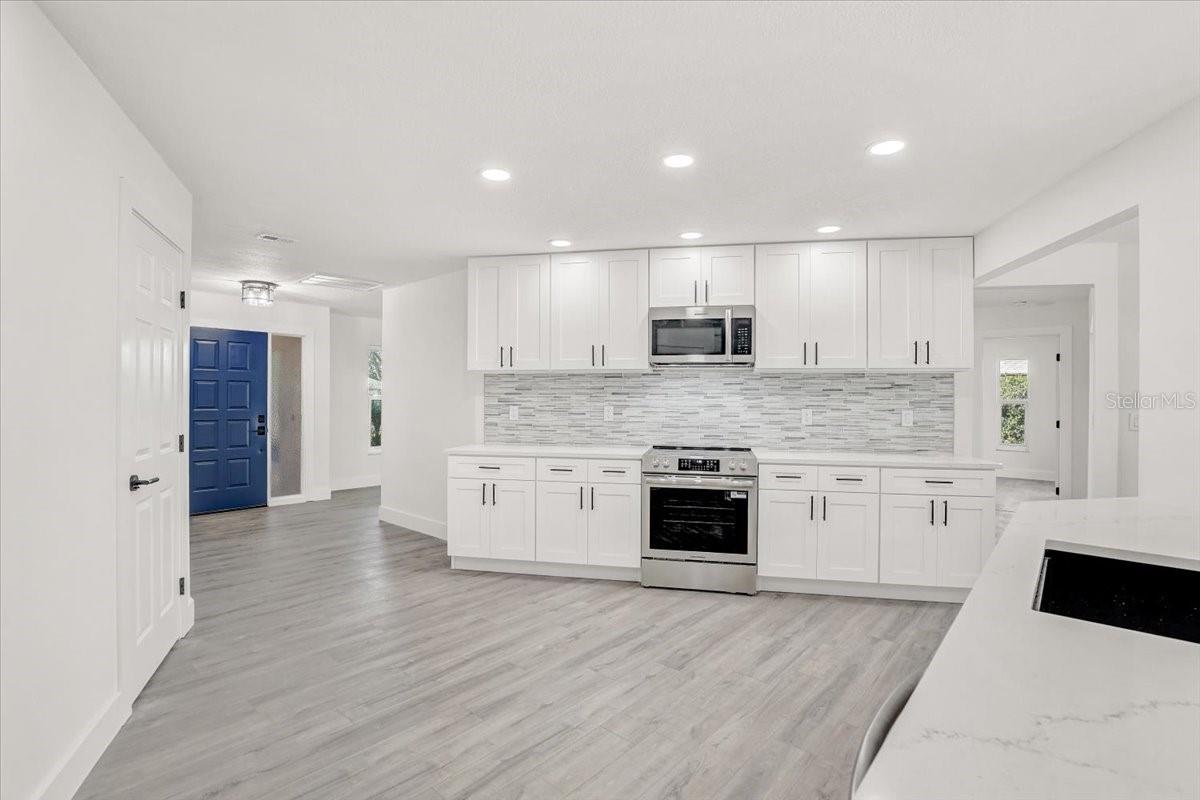 1332 WHISPERING LANE