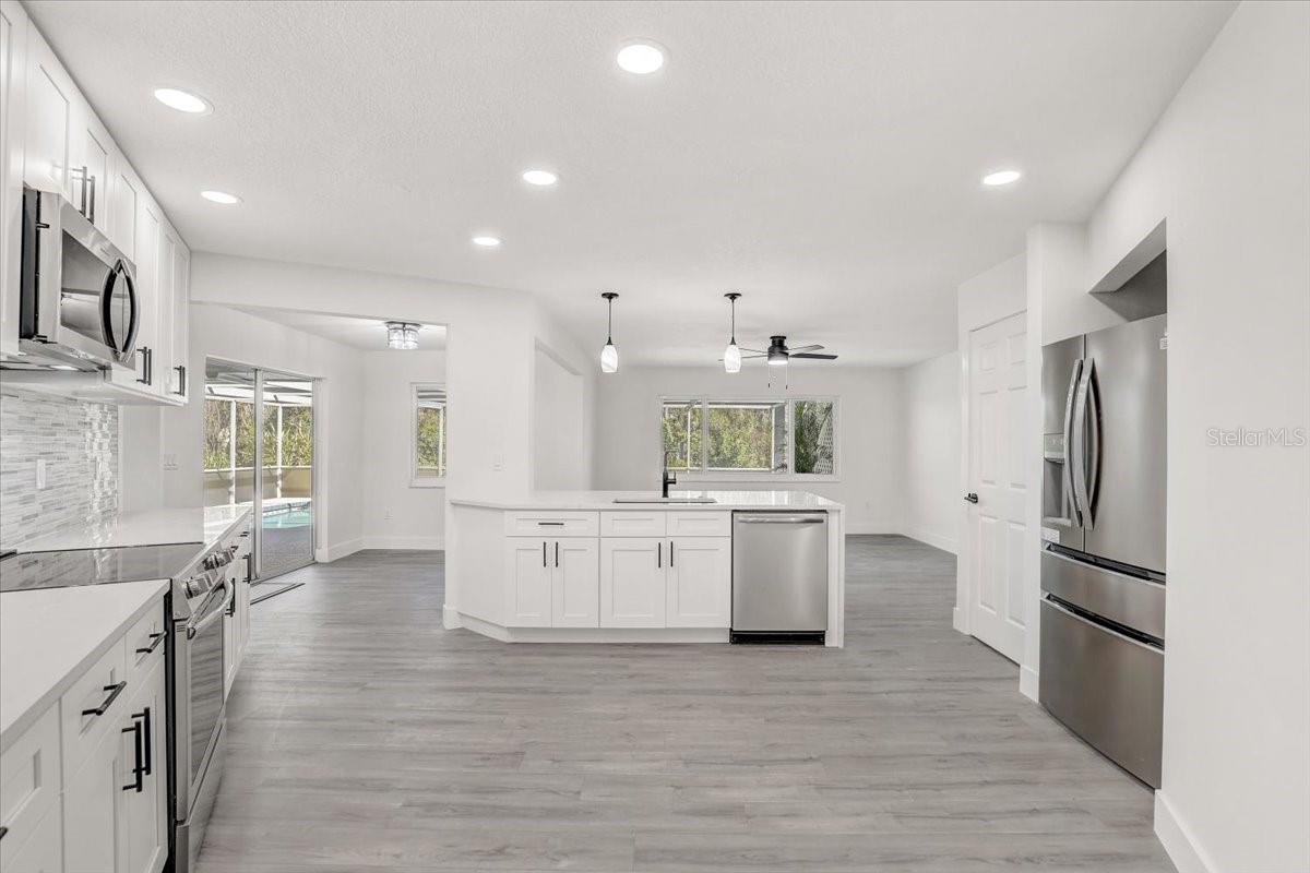 1332 WHISPERING LANE