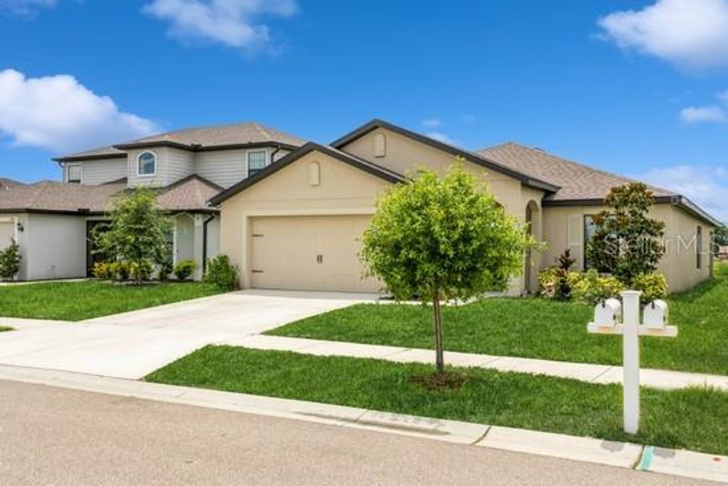 Photo of 1108 Wynnmere Meadow Place, Ruskin, FL 33570 (MLS # TB8440942)