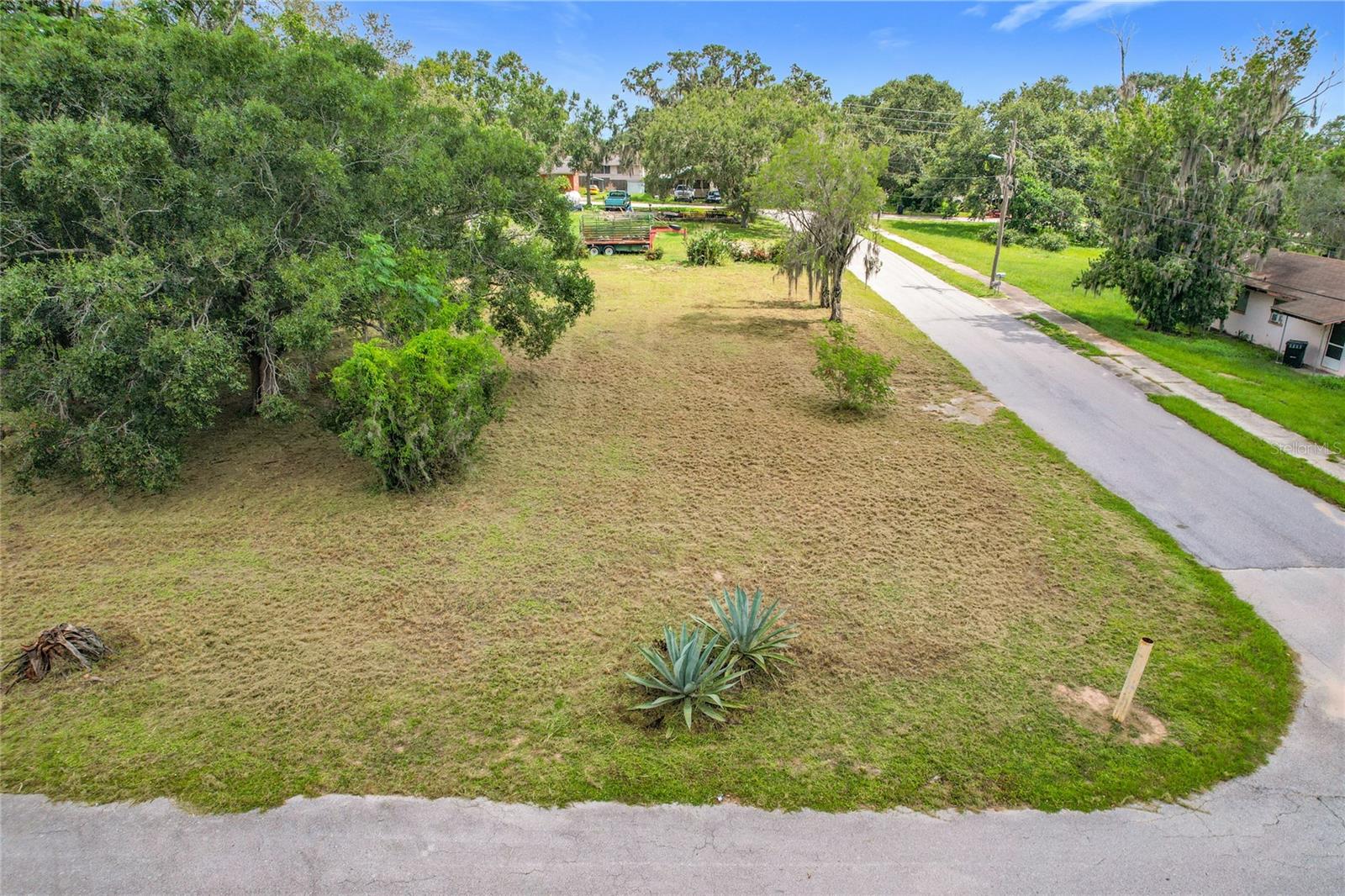 THOMPSONS ADD - Land