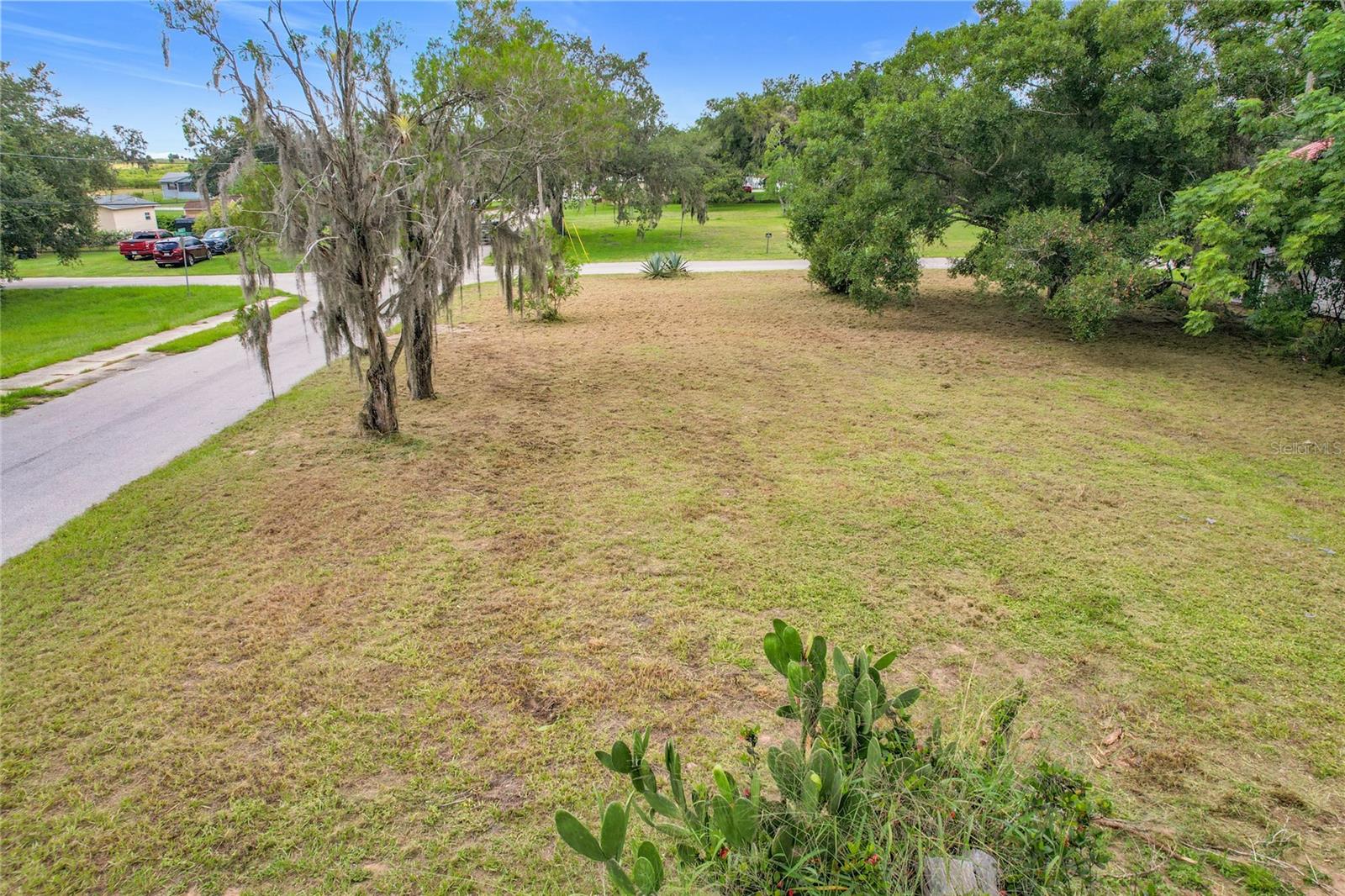 THOMPSONS ADD - Land