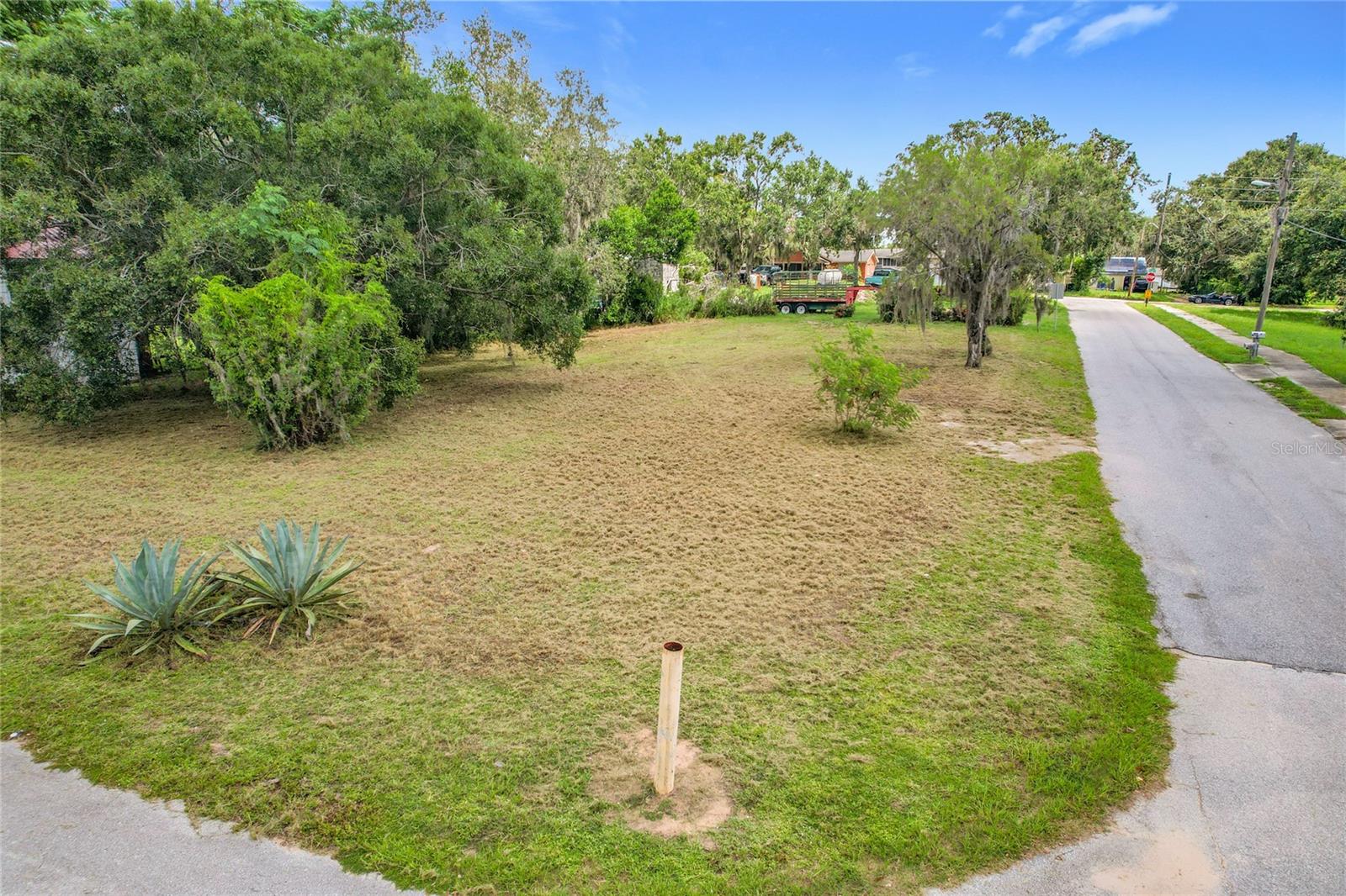 THOMPSONS ADD - Land