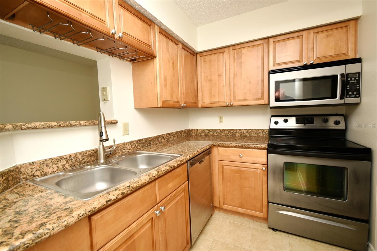 OASIS AT PEARL LAKE - Residential