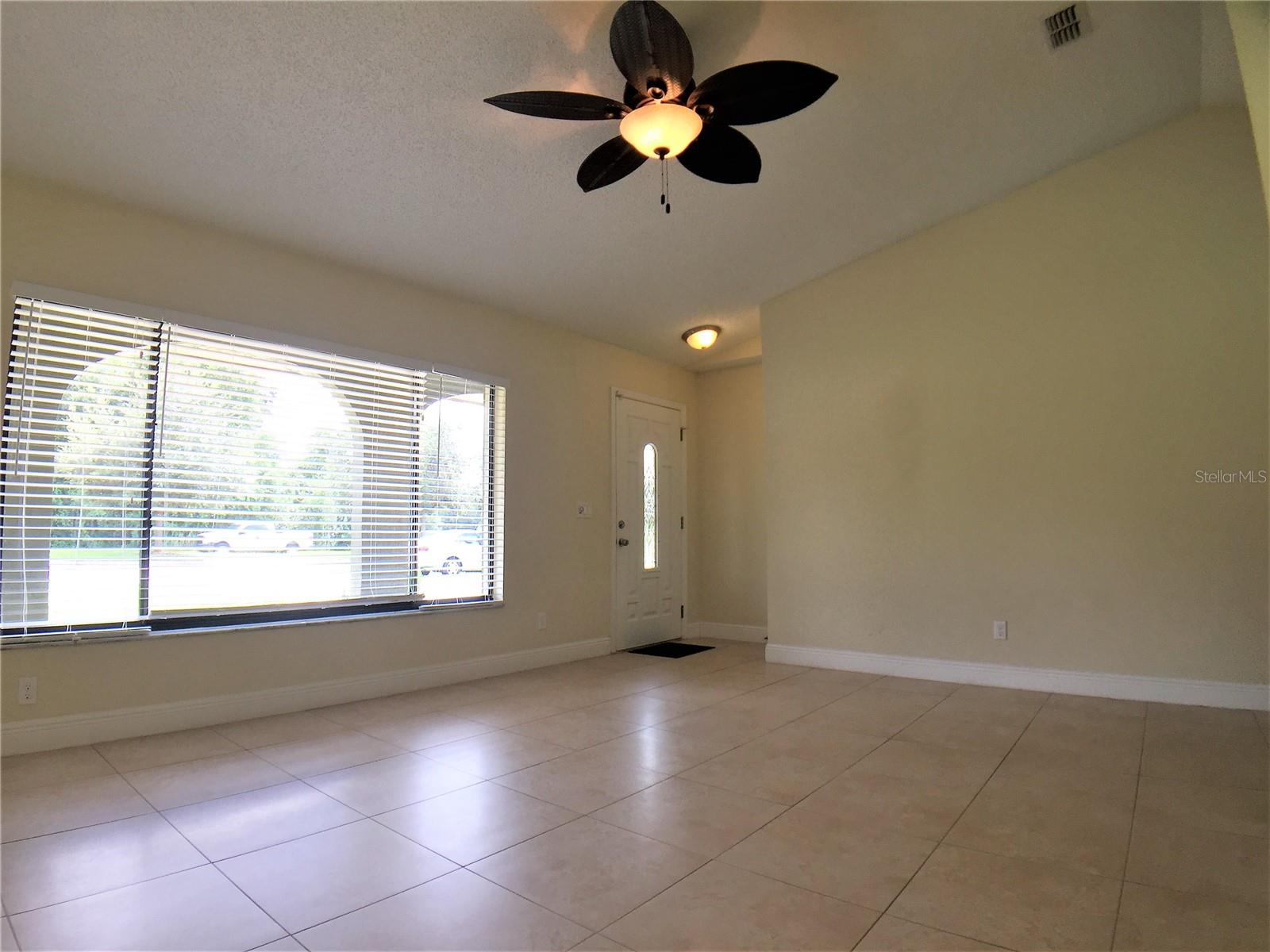 1927 E LAKE DRIVE