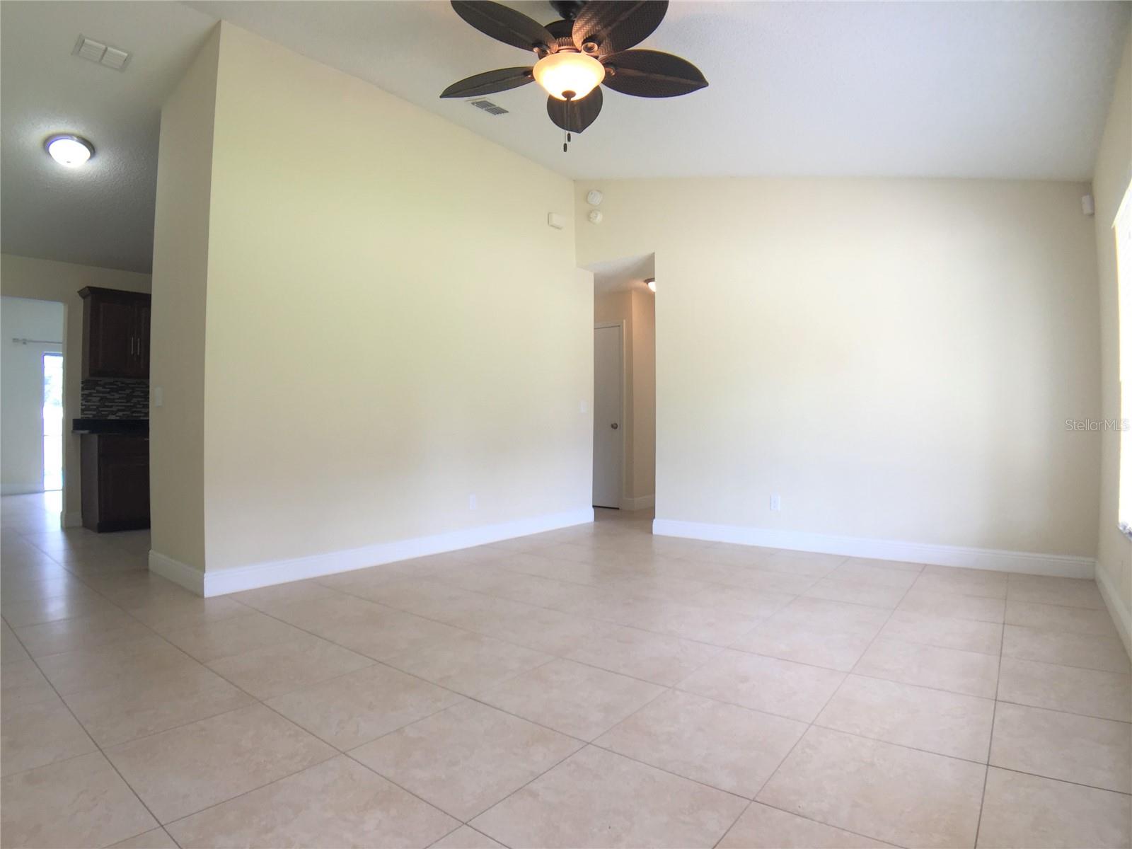 1927 E LAKE DRIVE