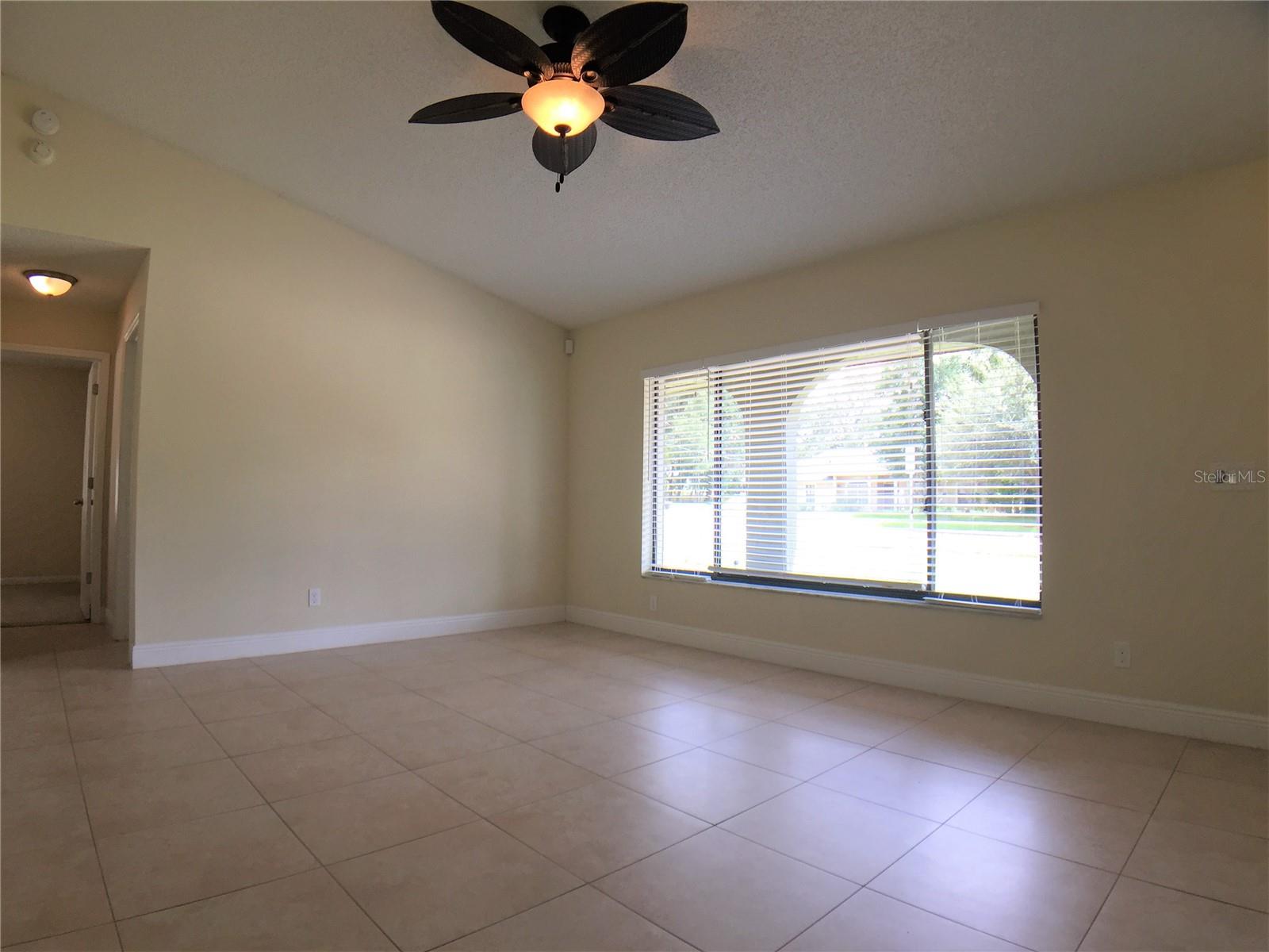 1927 E LAKE DRIVE