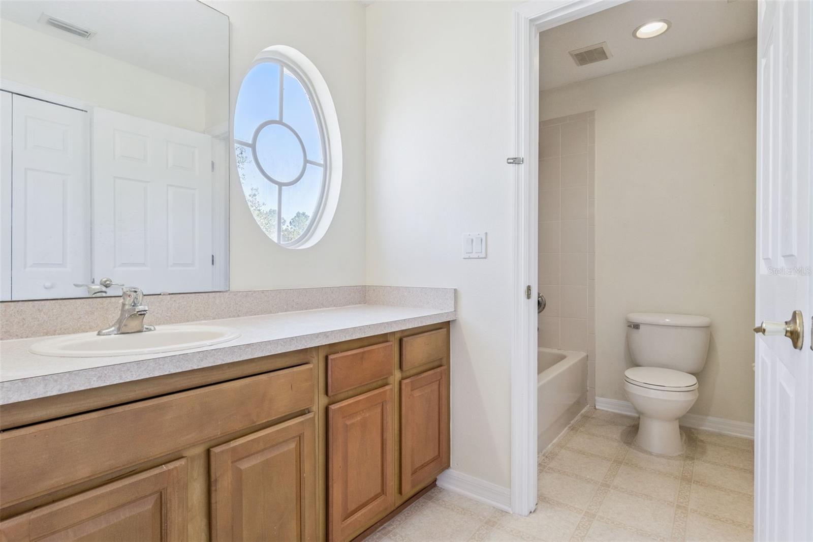 AVALON LAKES PH 02 VLGS E & H - Residential Lease