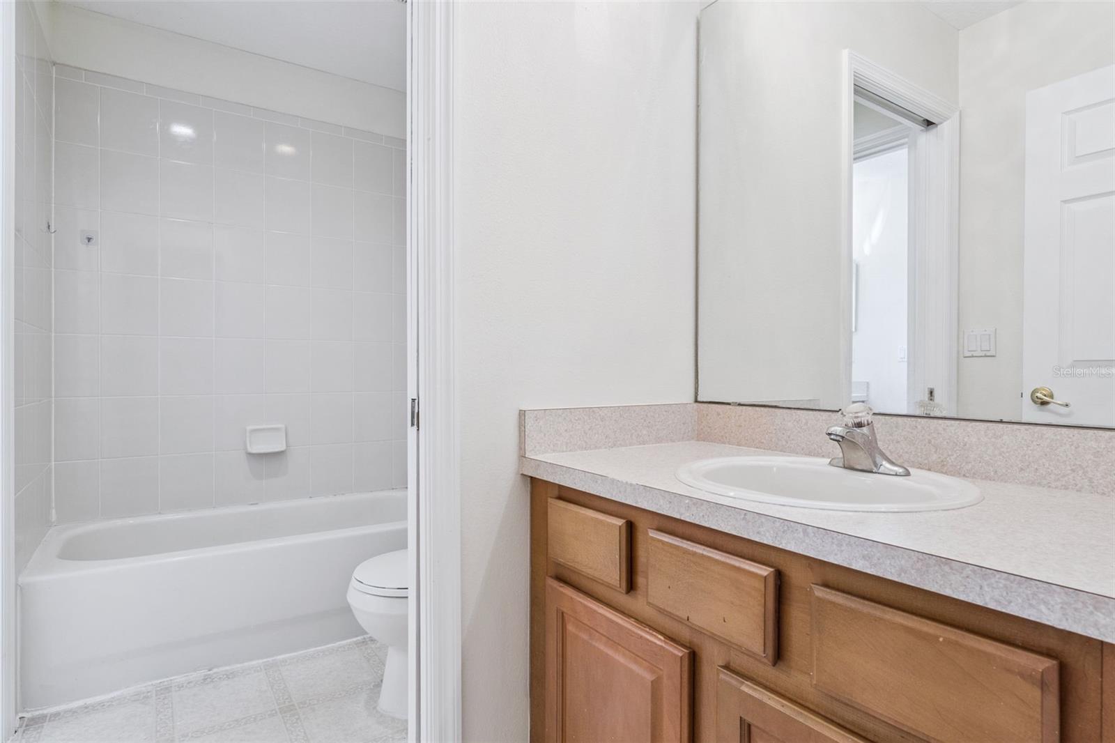 AVALON LAKES PH 02 VLGS E & H - Residential Lease