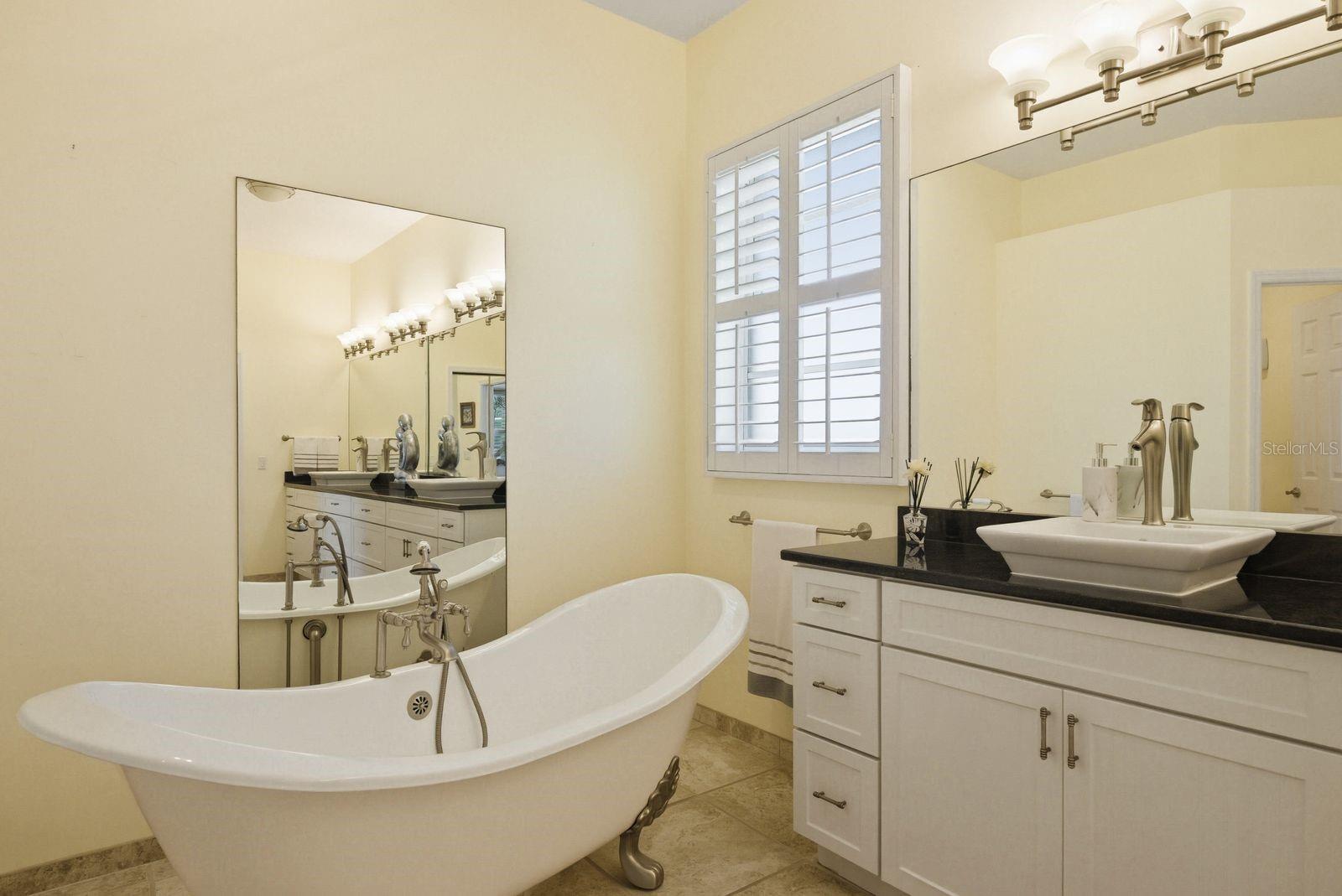 CRESCENT OAKS COUNTRY CLUB PH 1 - Residential