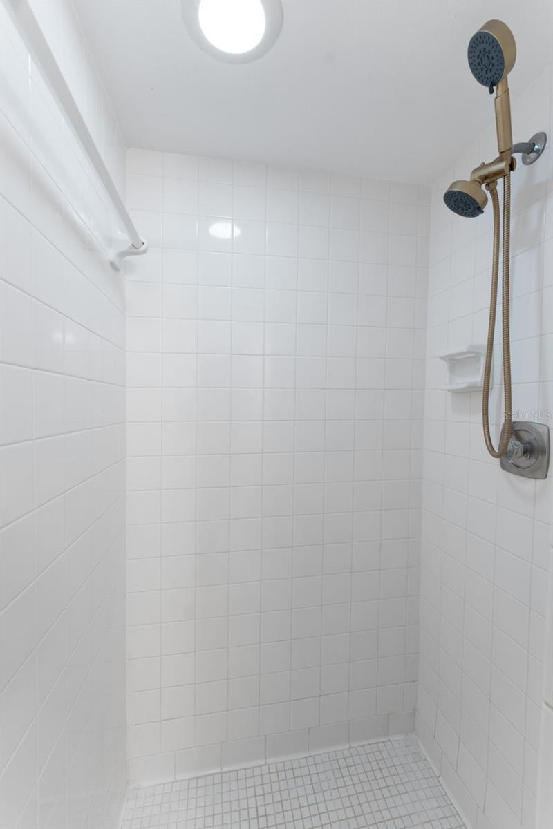 EAST LAKE WOODLANDS CYPRESS ESTATES - Residential Lease