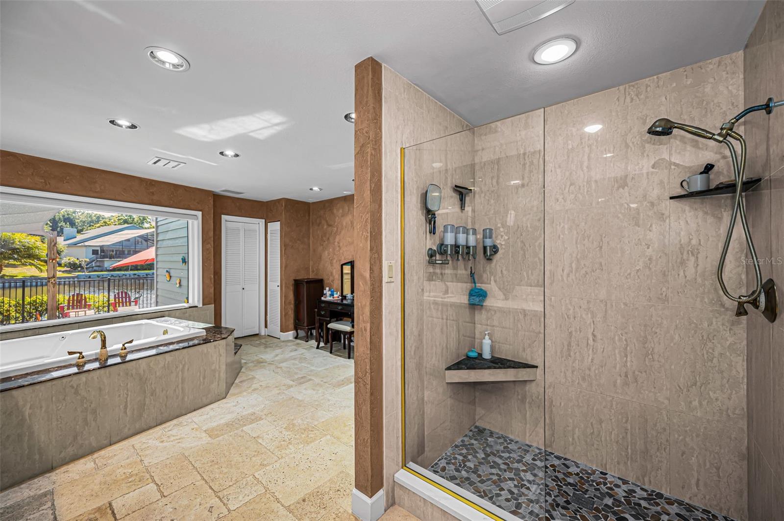 AUTUMN WOODS-UNIT II - Residential