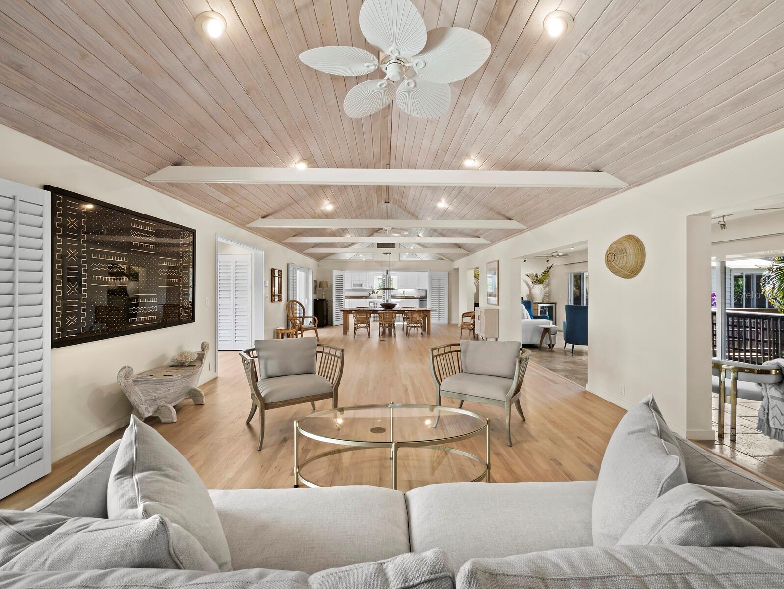 LANDS END - Residential