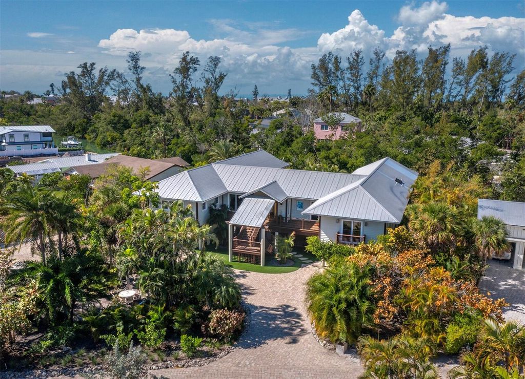 Photo of 677 Lands End Drive, Longboat Key, FL 34228 (MLS # A4682565)