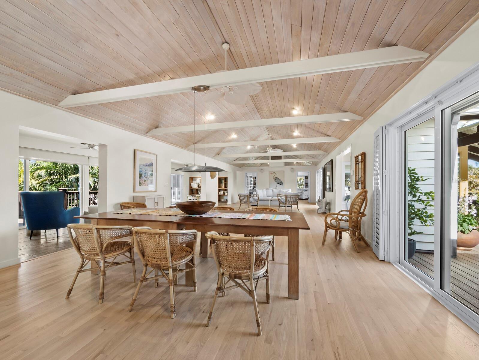 LANDS END - Residential