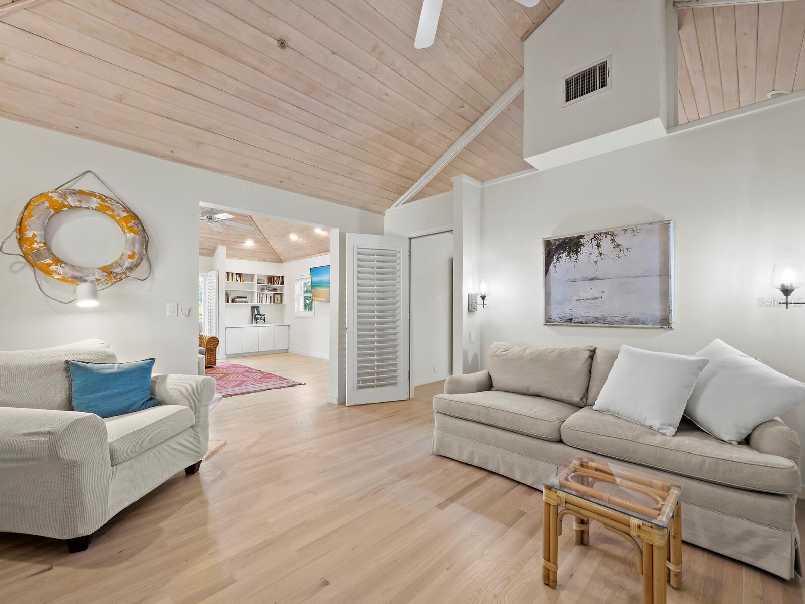 LANDS END - Residential