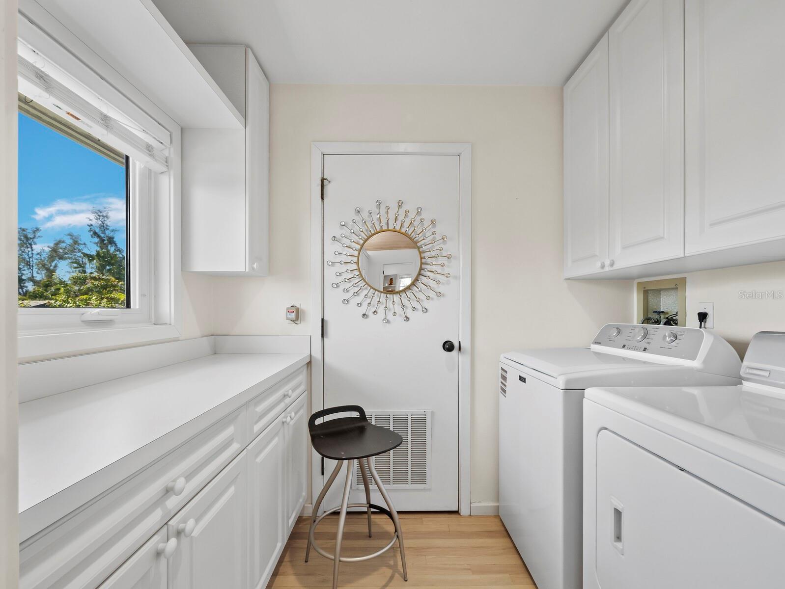 LANDS END - Residential