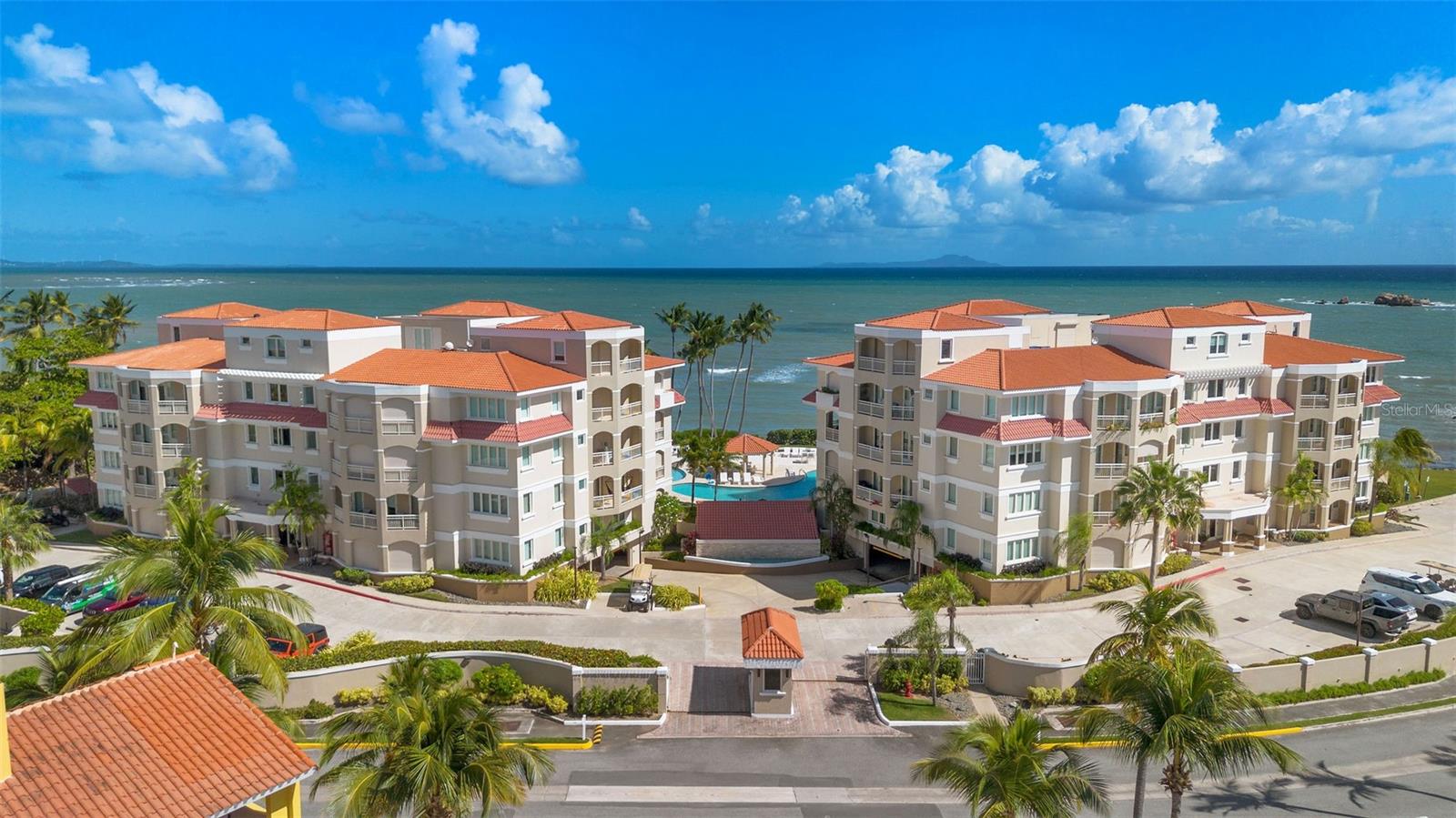 355 HARBOUR DRIVE 2C South