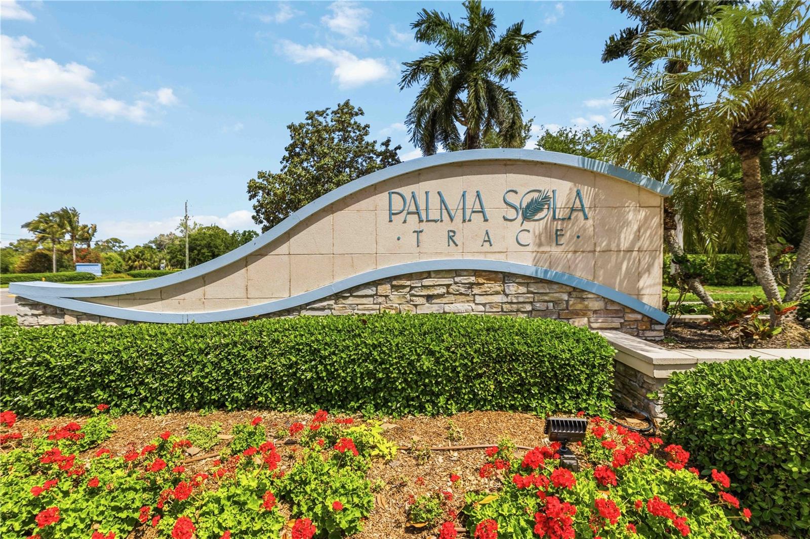PALMA SOLA TRACE - Residential