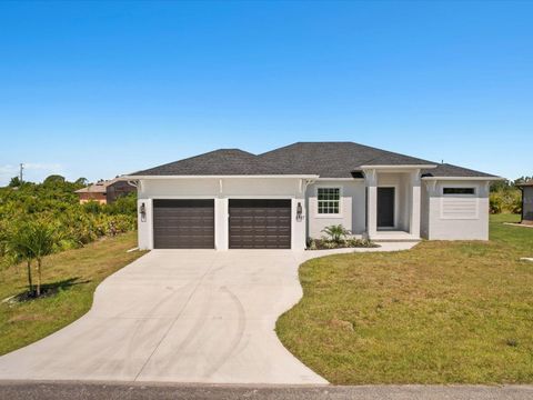 A home in PORT CHARLOTTE