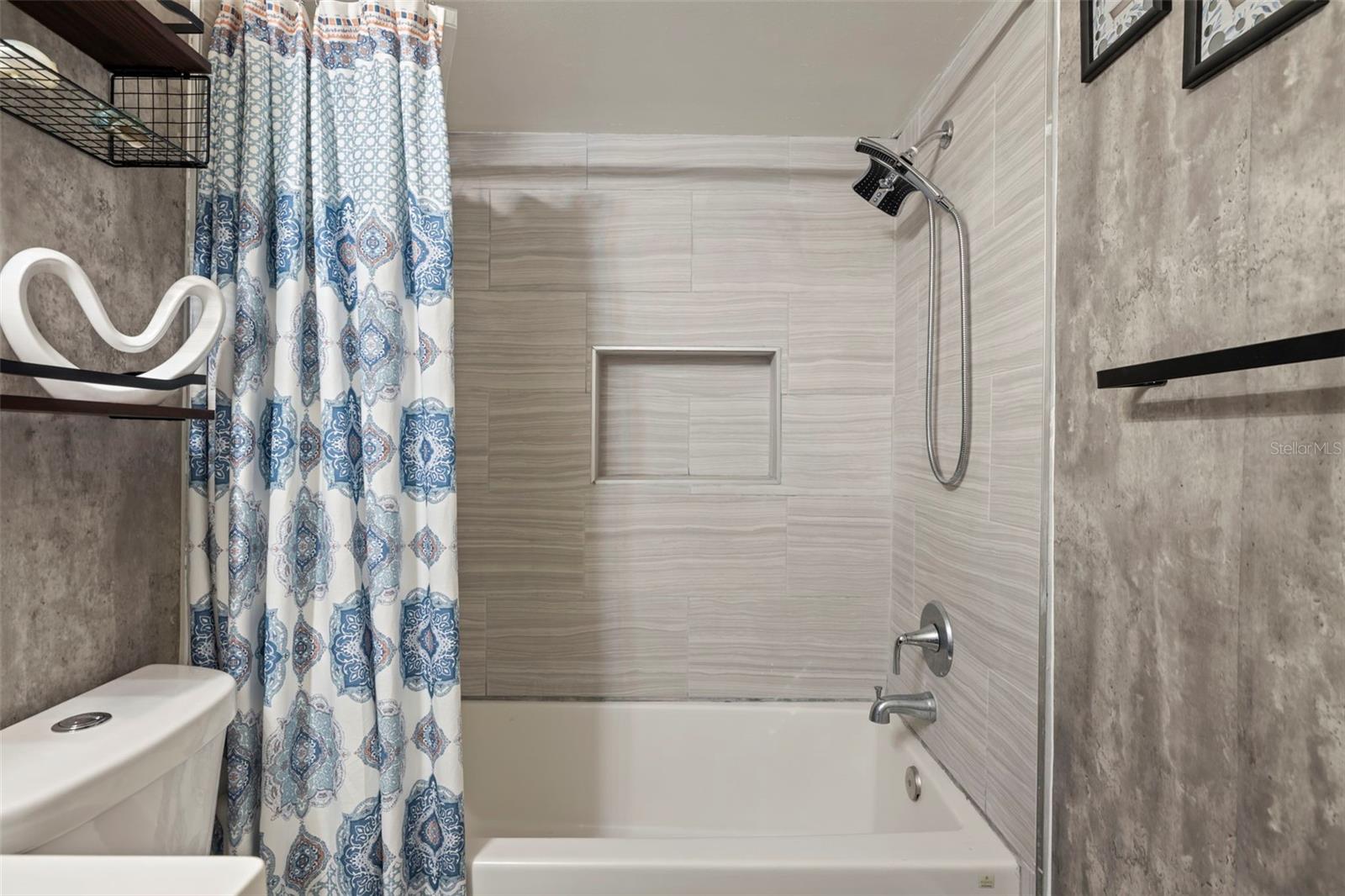 RAINTREE VILLAGE CONDO N - Residential