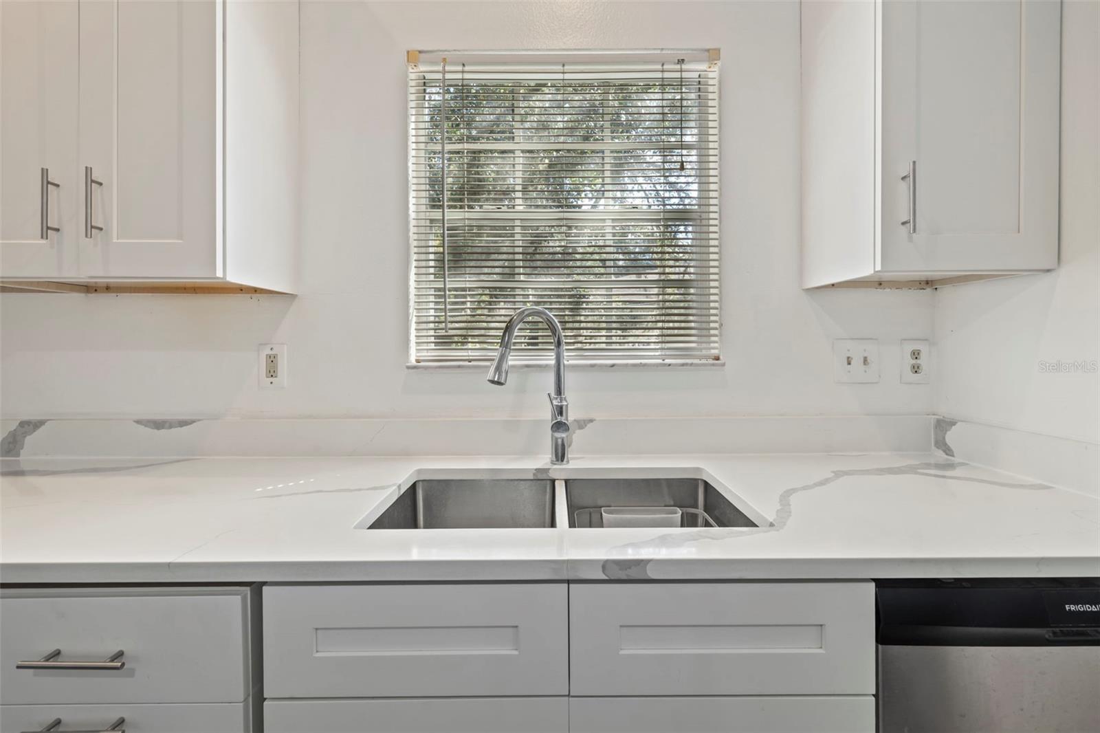 RAINTREE VILLAGE CONDO N - Residential