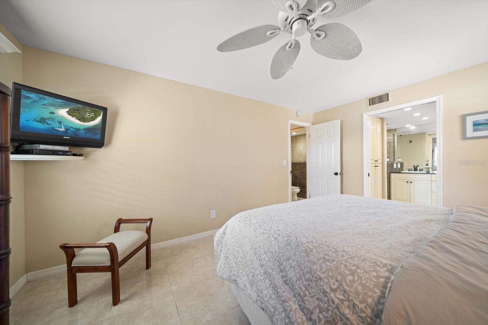 SEA CLUB OF INDIAN SHORES CONDO - Residential