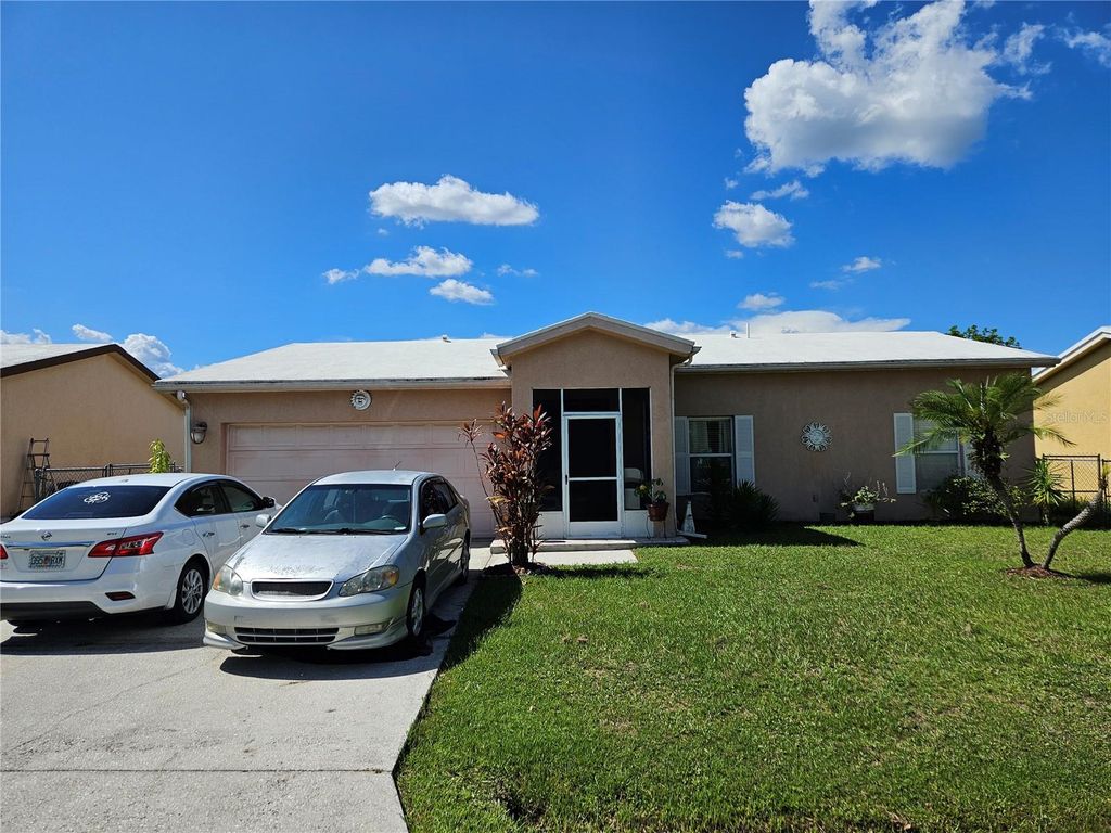 Photo of 306 Aylesbury Court, Kissimmee, FL 34758 (MLS # O6318976)