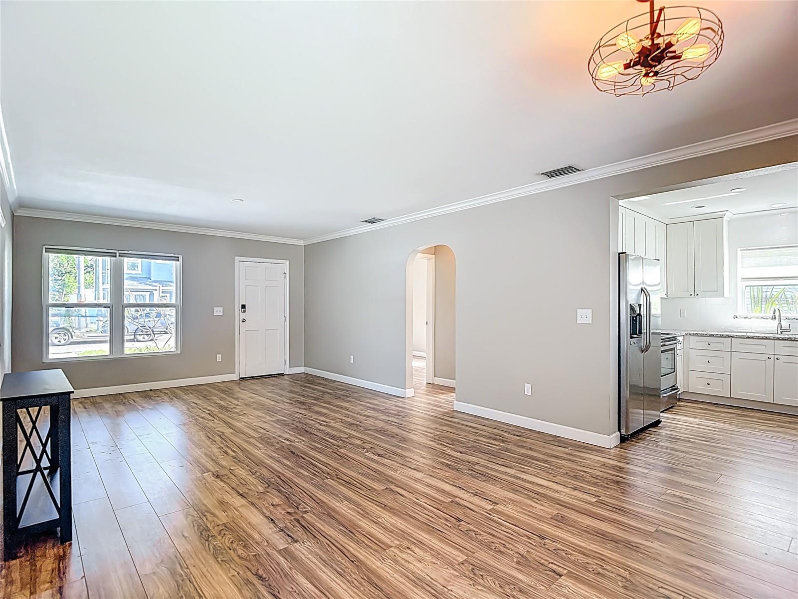 104 W OSBORNE AVENUE