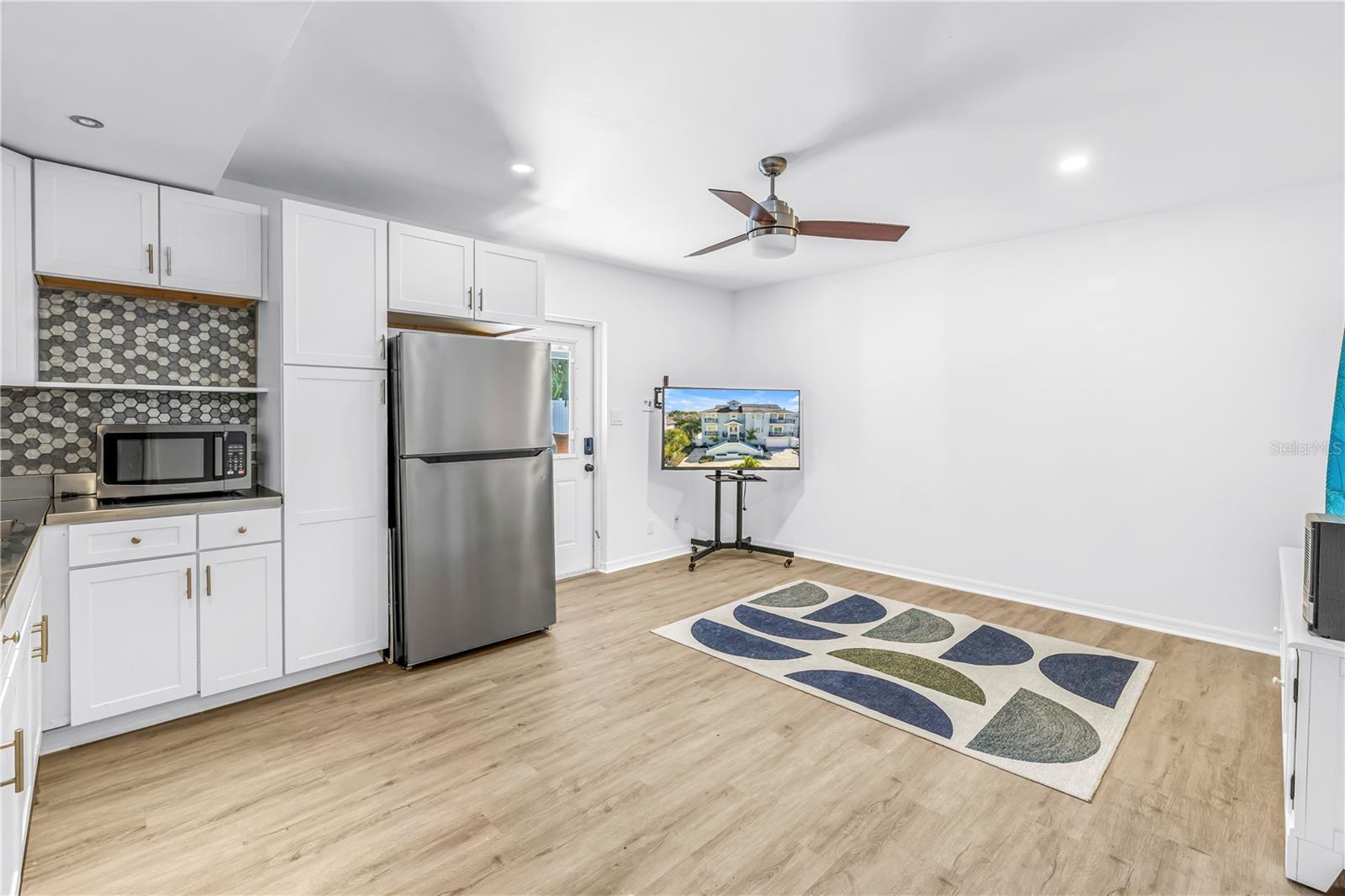 TIERRA VERDE UNIT 1 3RD REP - Residential