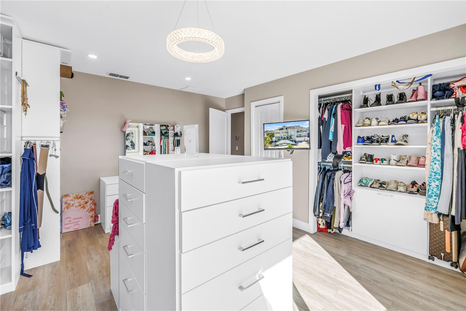 TIERRA VERDE UNIT 1 3RD REP - Residential