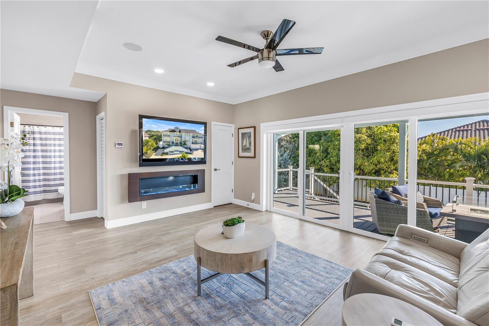 TIERRA VERDE UNIT 1 3RD REP - Residential