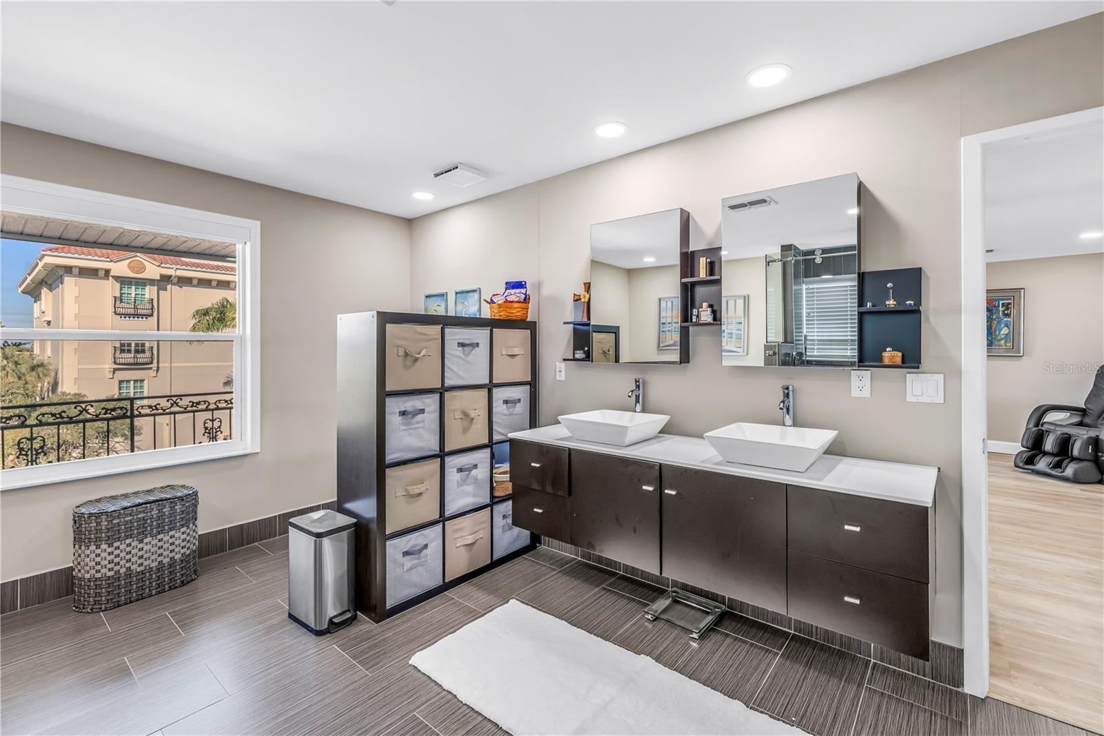 TIERRA VERDE UNIT 1 3RD REP - Residential