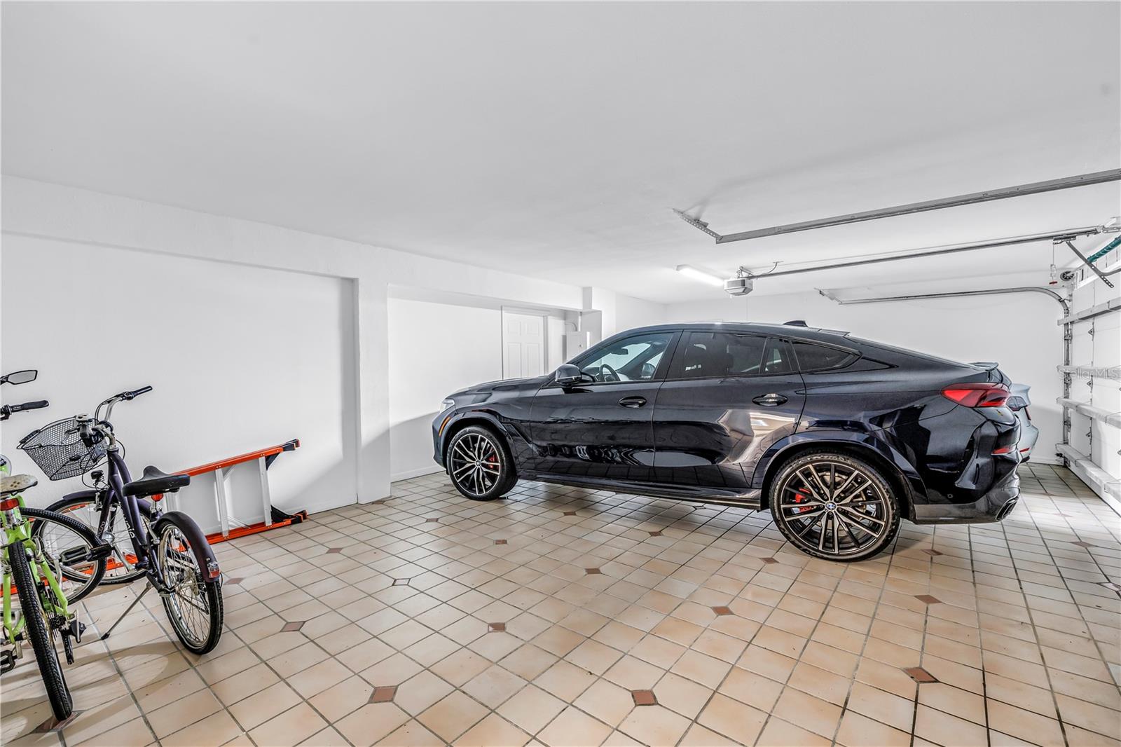 TIERRA VERDE UNIT 1 3RD REP - Residential