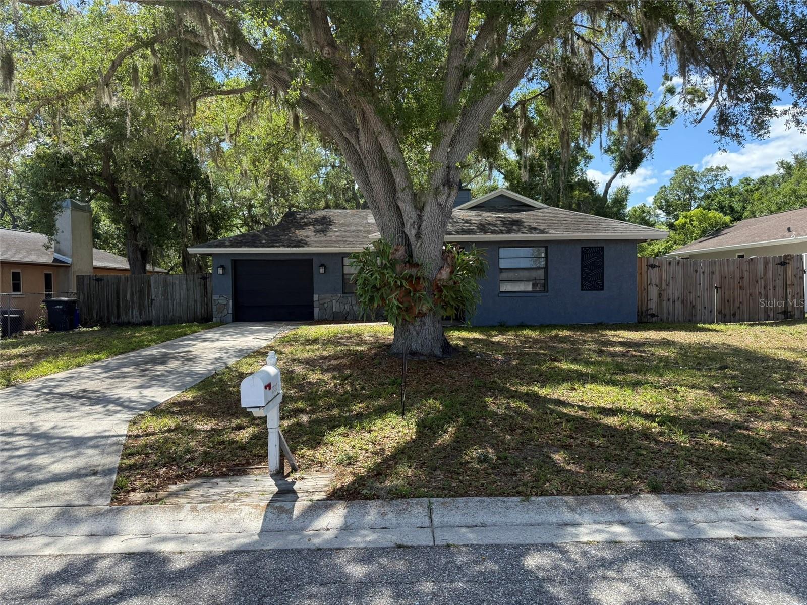 SPRING OAKS - Residential