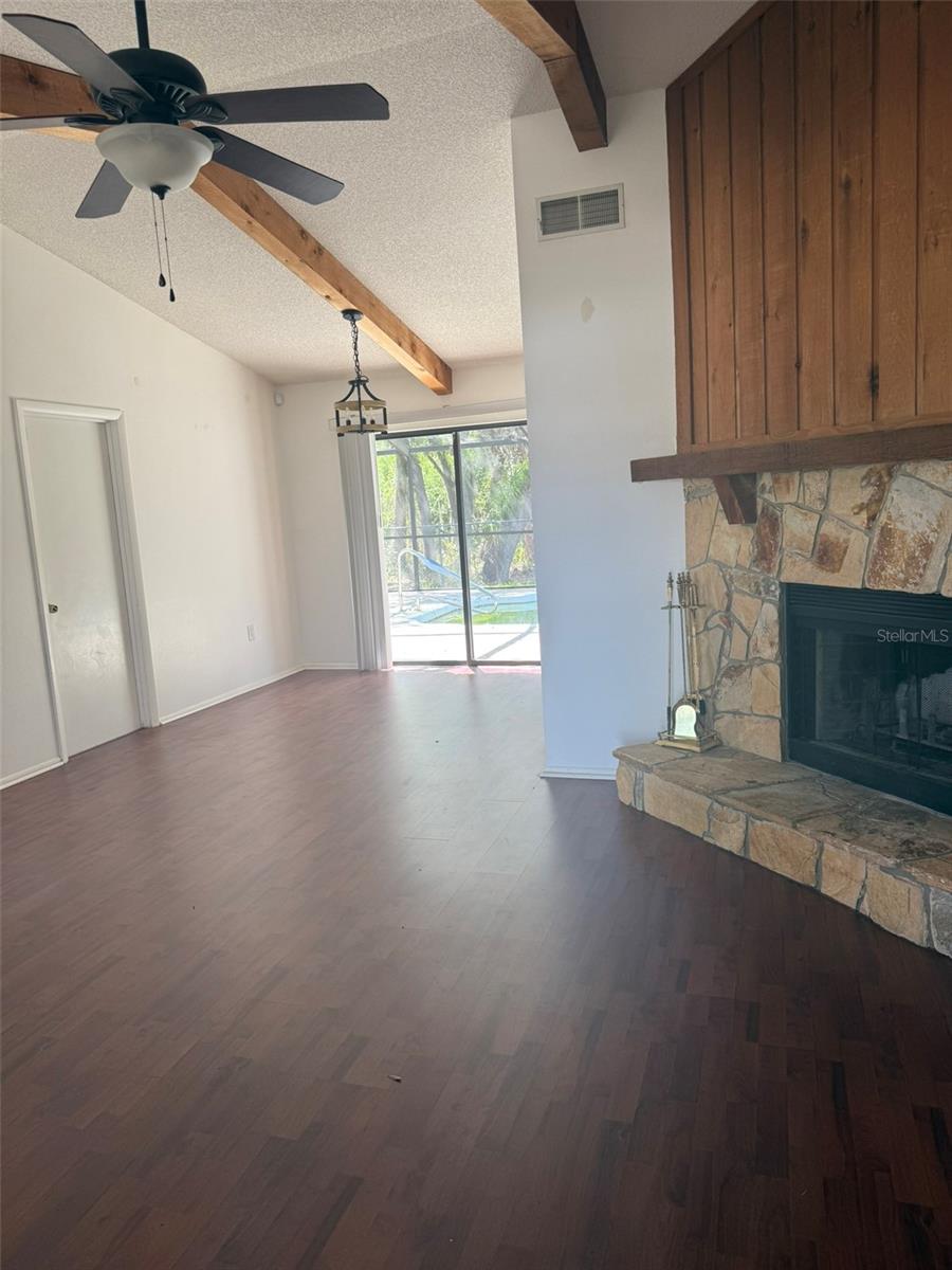 SPRING OAKS - Residential