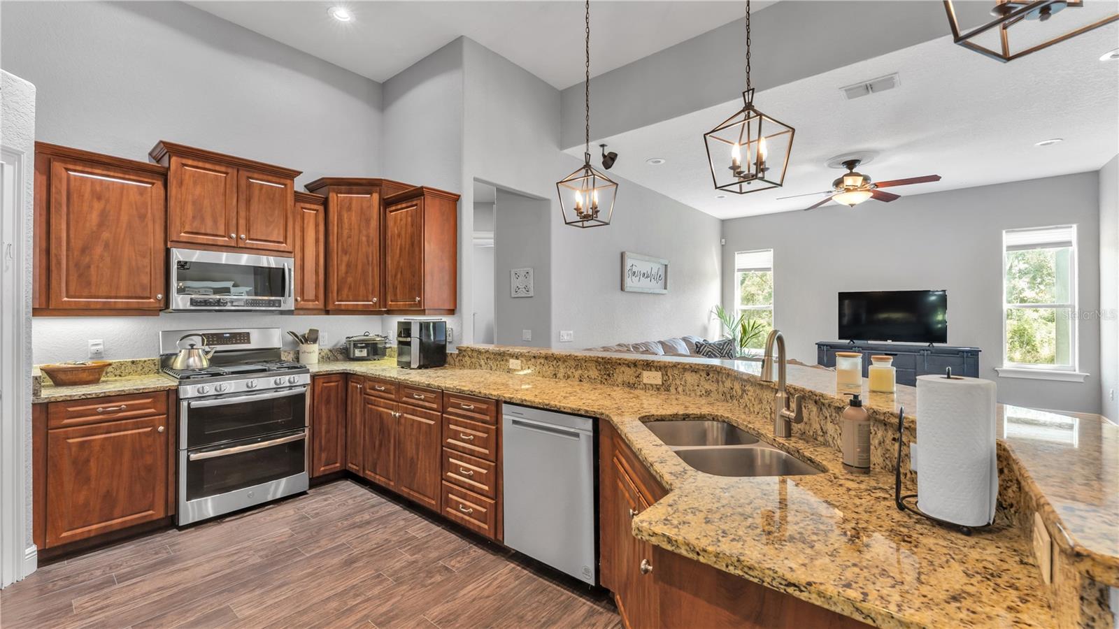 BROOKSIDE BLUFF - Residential