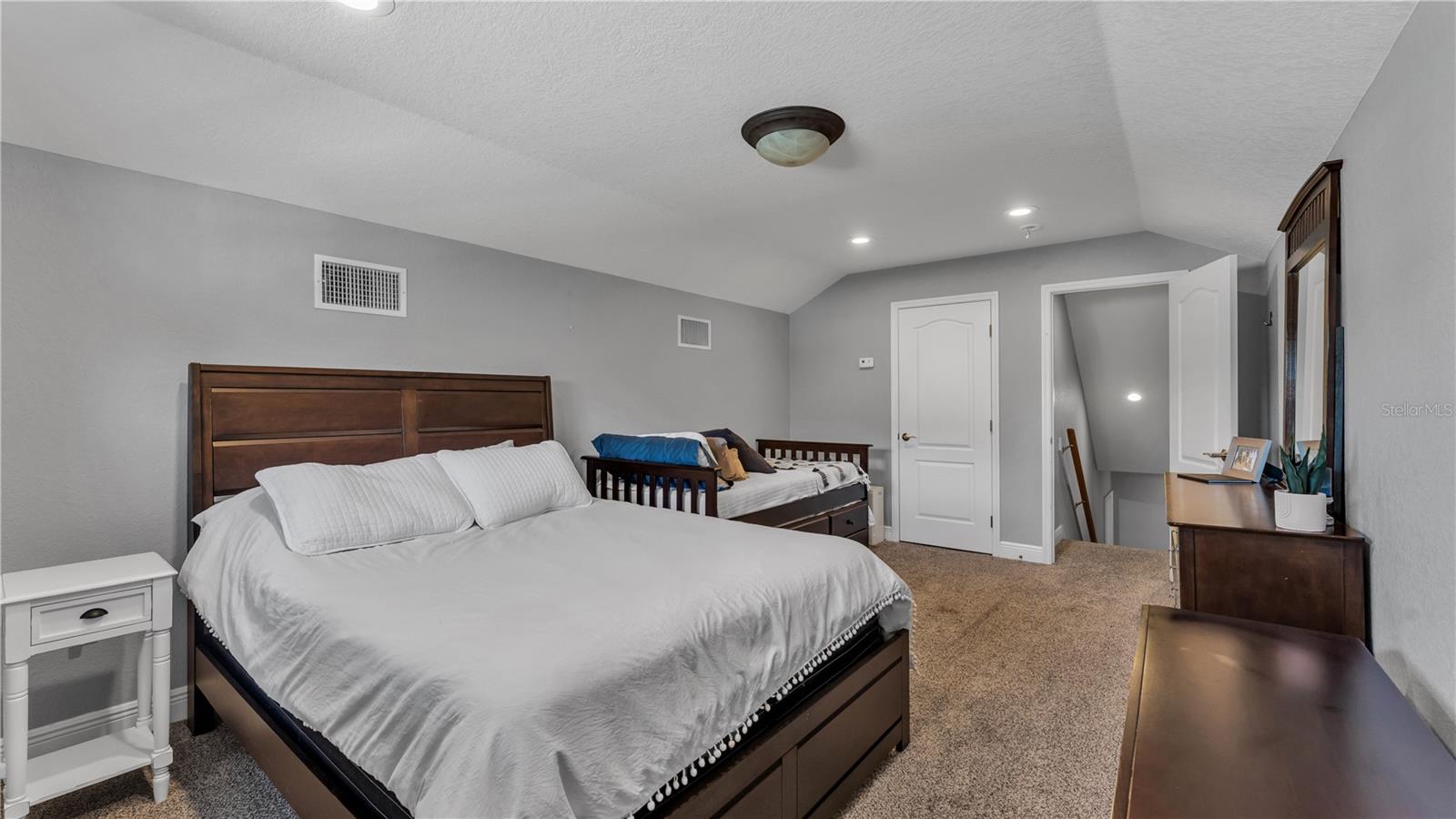 BROOKSIDE BLUFF - Residential