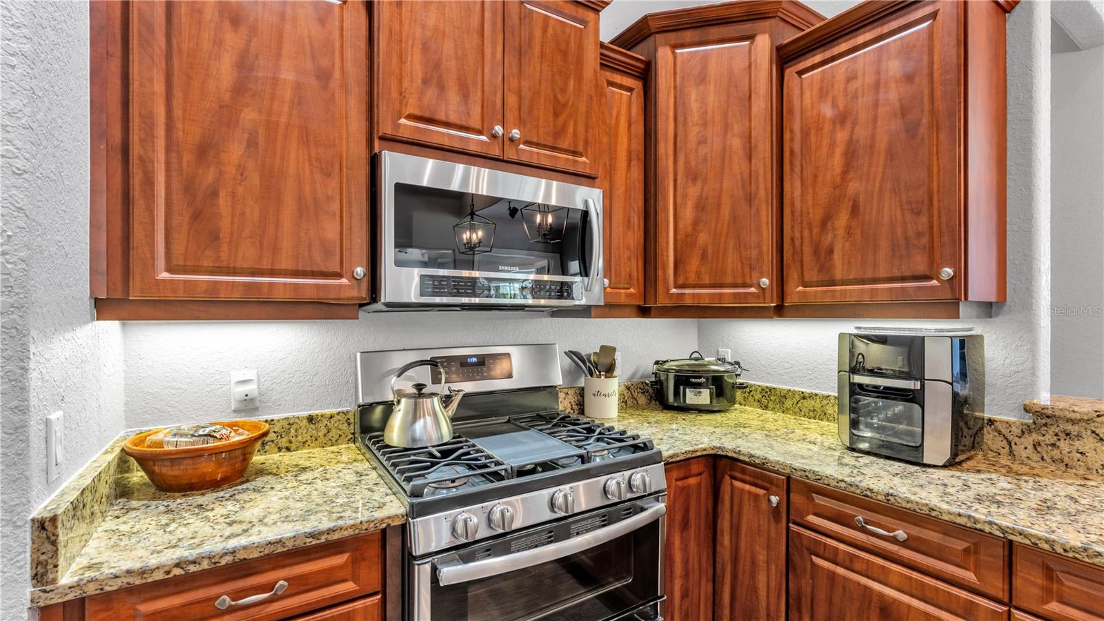 BROOKSIDE BLUFF - Residential