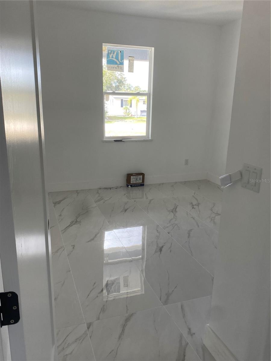 5213 - DELTONA LAKES UNIT 32 - Residential