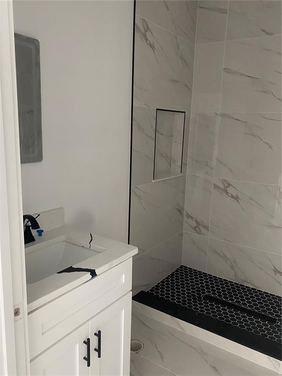 5213 - DELTONA LAKES UNIT 32 - Residential