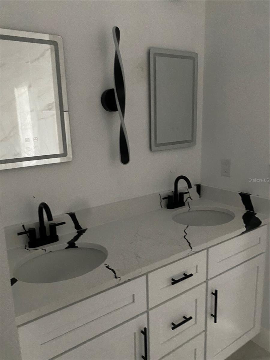 5213 - DELTONA LAKES UNIT 32 - Residential