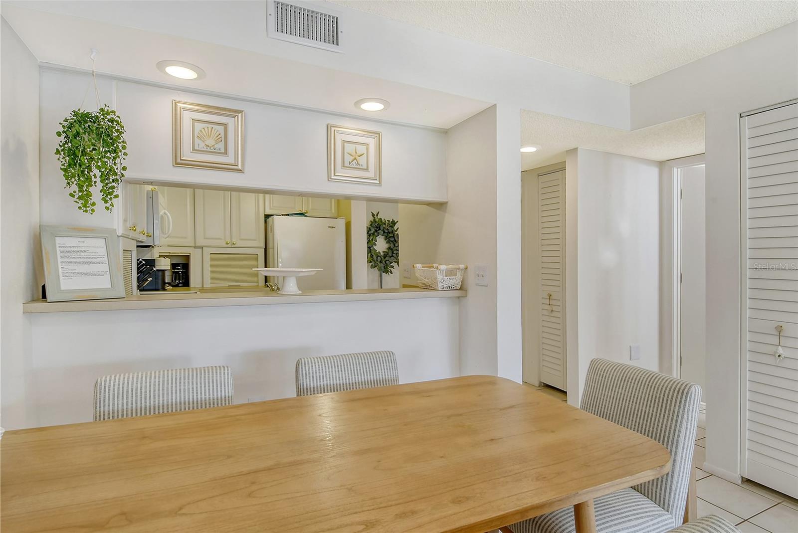 PINEBROOK HOLLOW - Residential Lease