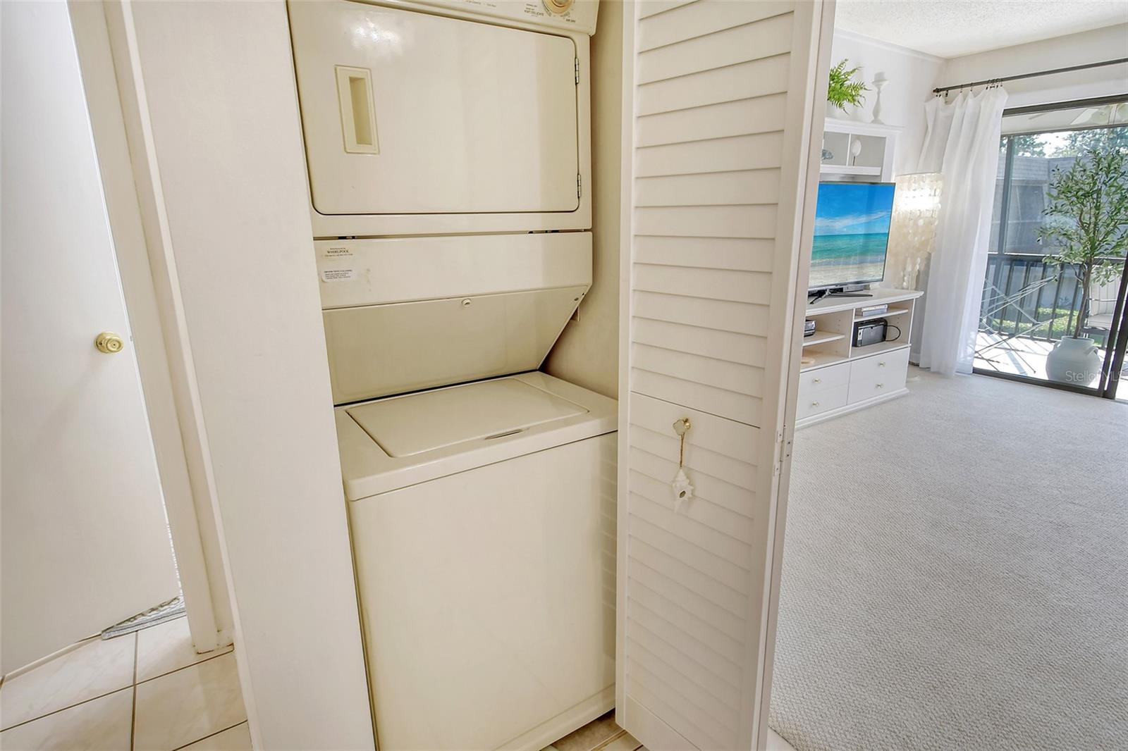 PINEBROOK HOLLOW - Residential Lease